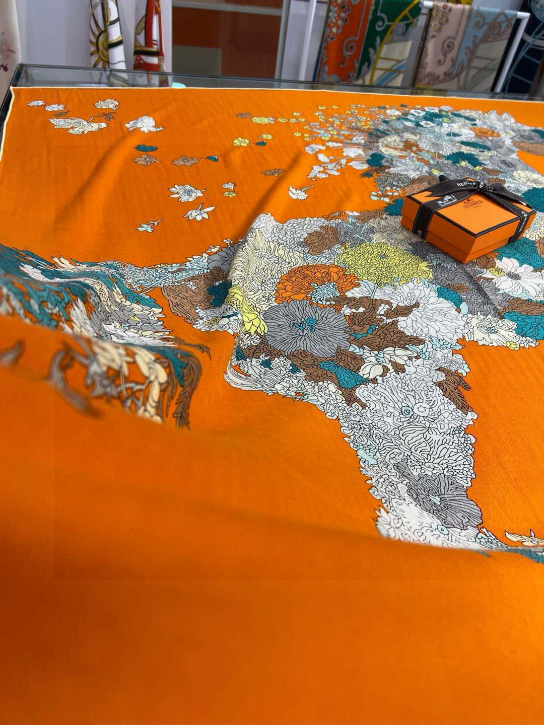  ❤  双面同色【▪️卓尔不凡，高级有气场！！】非常抬人，带点故事的精彩！永远加分的hermes艺术单品