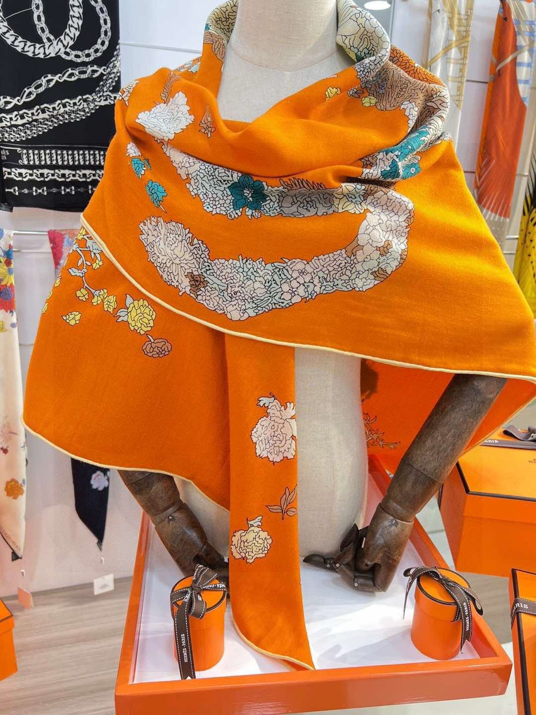  ❤  双面同色【▪️卓尔不凡，高级有气场！！】非常抬人，带点故事的精彩！永远加分的hermes艺术单品