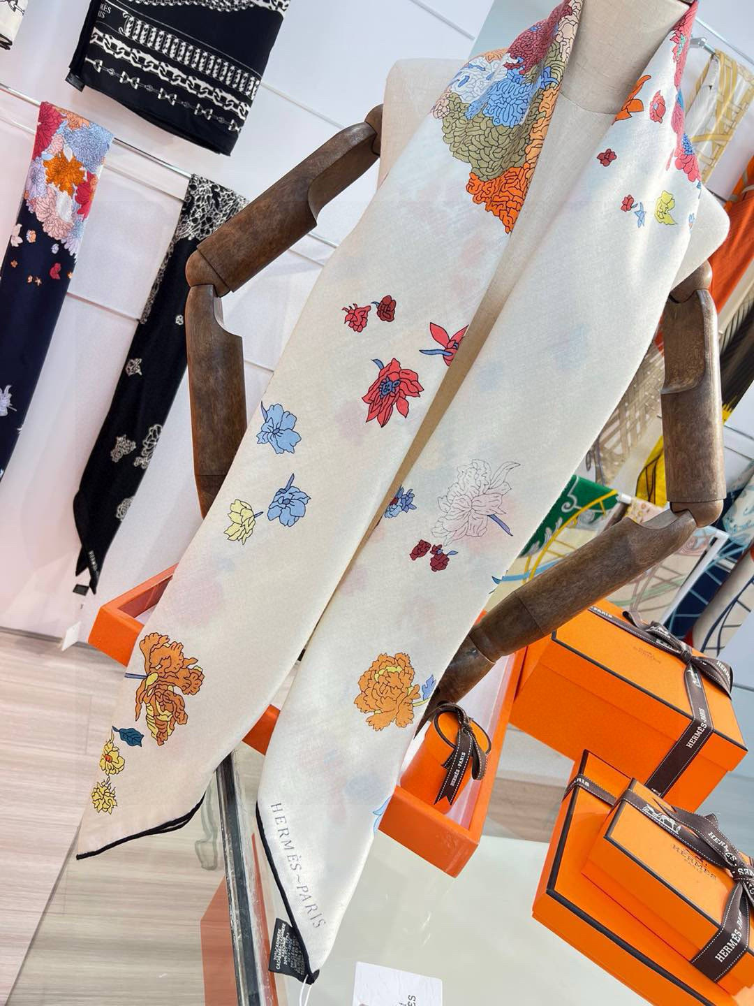  ❤  双面同色【▪️卓尔不凡，高级有气场！！】非常抬人，带点故事的精彩！永远加分的hermes艺术单品