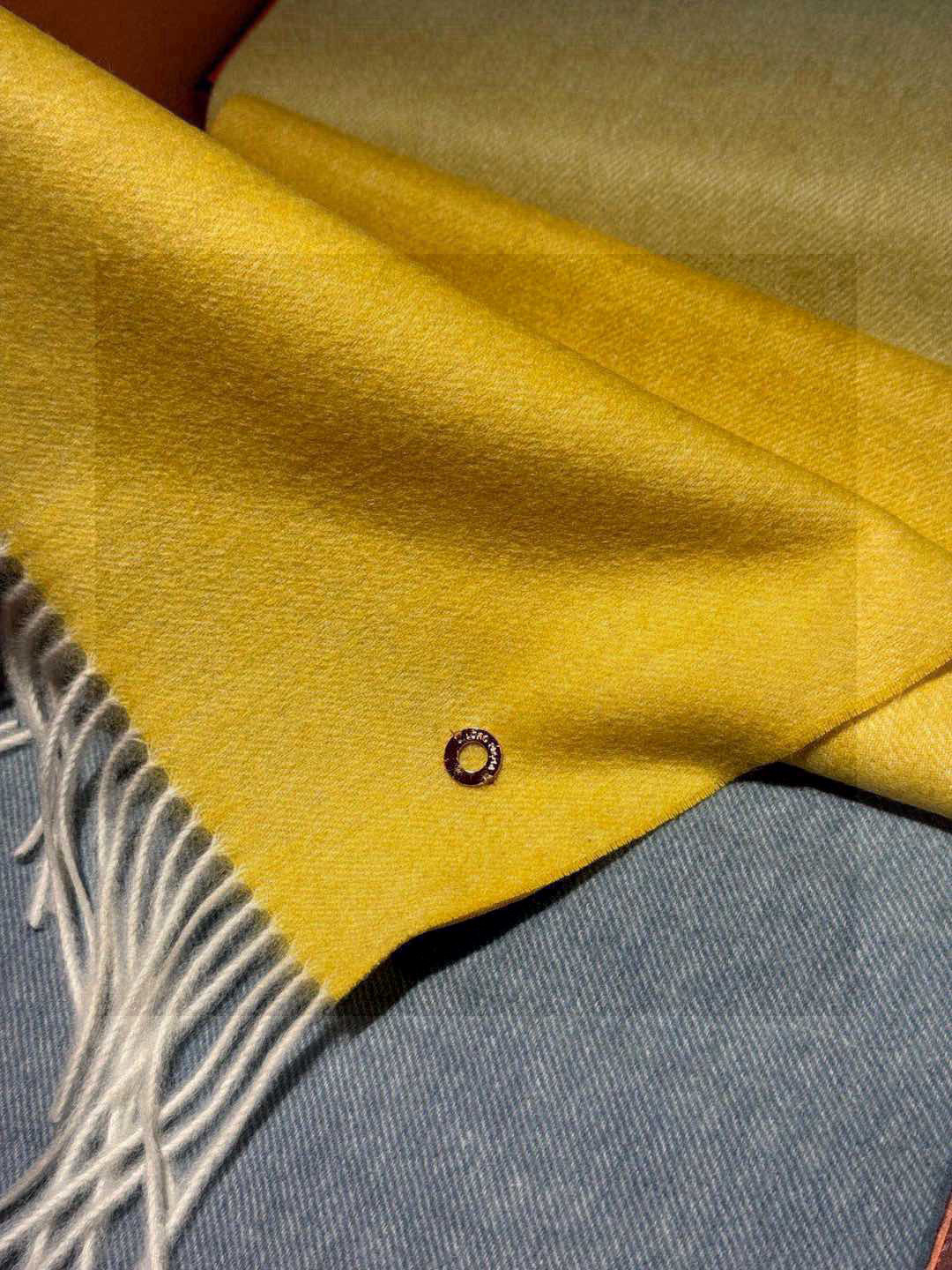  ✨✨太美了😍 【皮安娜】情侣款  美到要尖叫😱专柜最新款🎊英伦欧美范儿「多色渐变」又是一款即时尚又实用