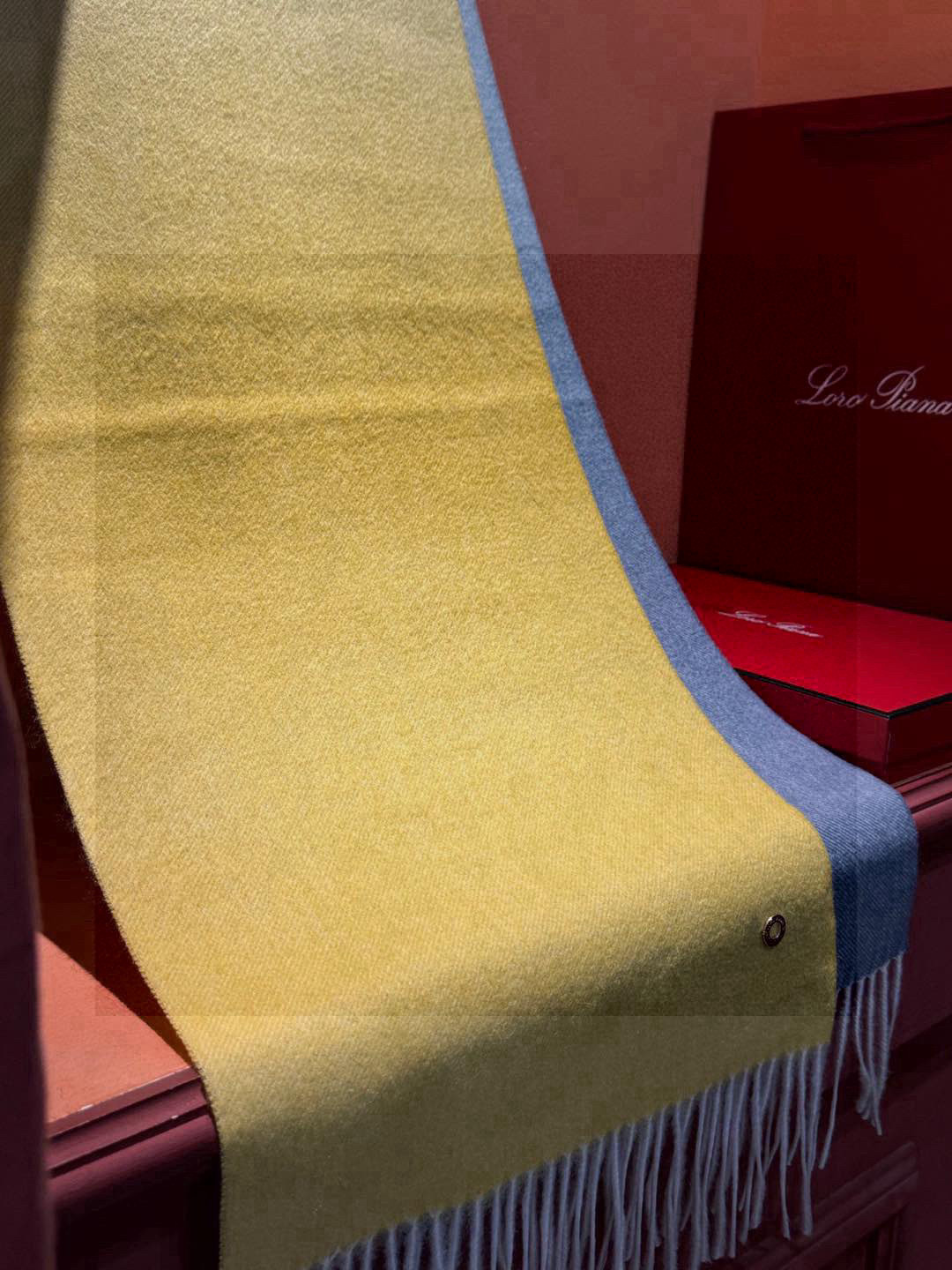  ✨✨太美了😍 【皮安娜】情侣款  美到要尖叫😱专柜最新款🎊英伦欧美范儿「多色渐变」又是一款即时尚又实用