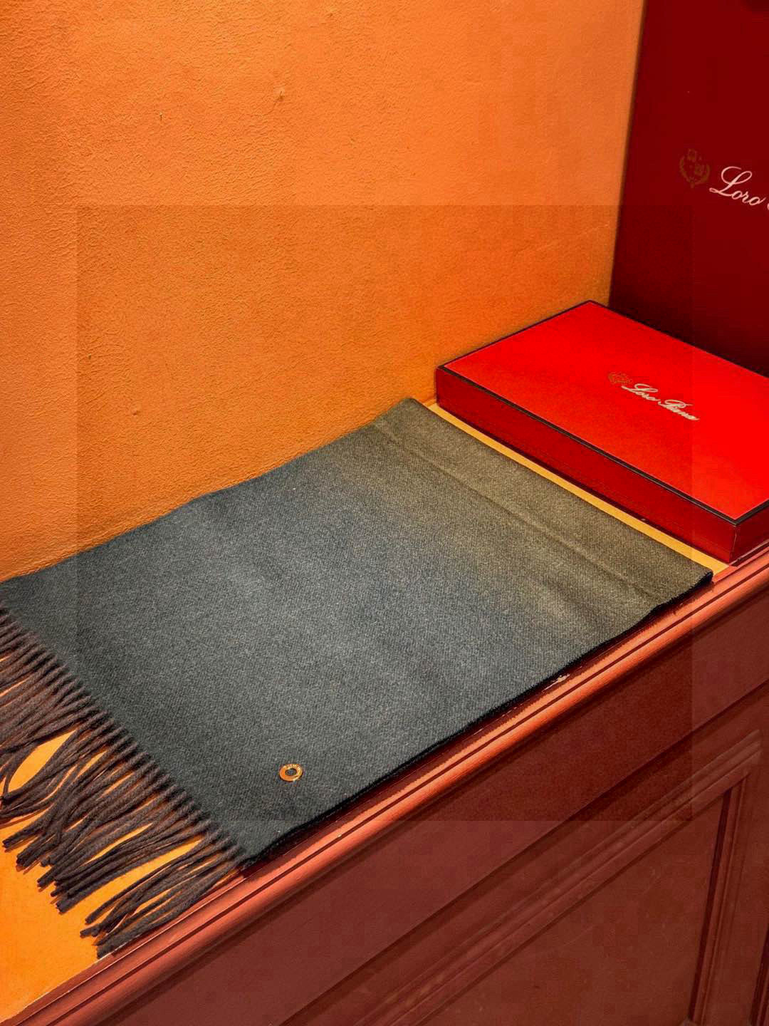  ✨✨太美了😍 【皮安娜】情侣款  美到要尖叫😱专柜最新款🎊英伦欧美范儿「多色渐变」又是一款即时尚又实用