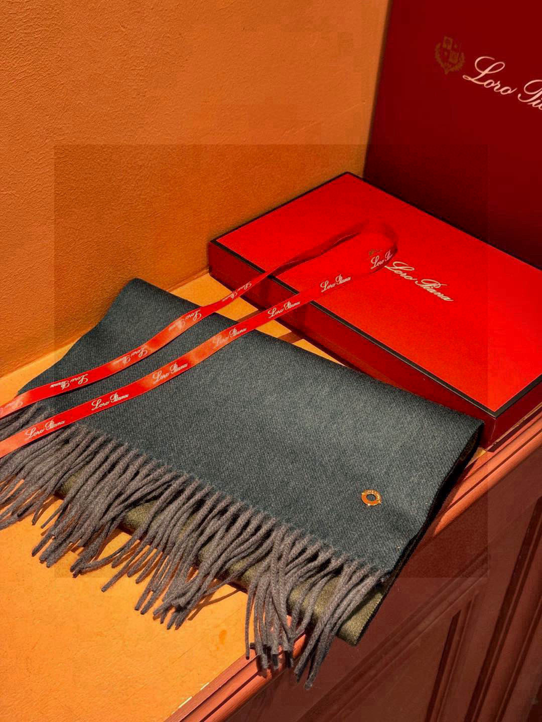  ✨✨太美了😍 【皮安娜】情侣款  美到要尖叫😱专柜最新款🎊英伦欧美范儿「多色渐变」又是一款即时尚又实用