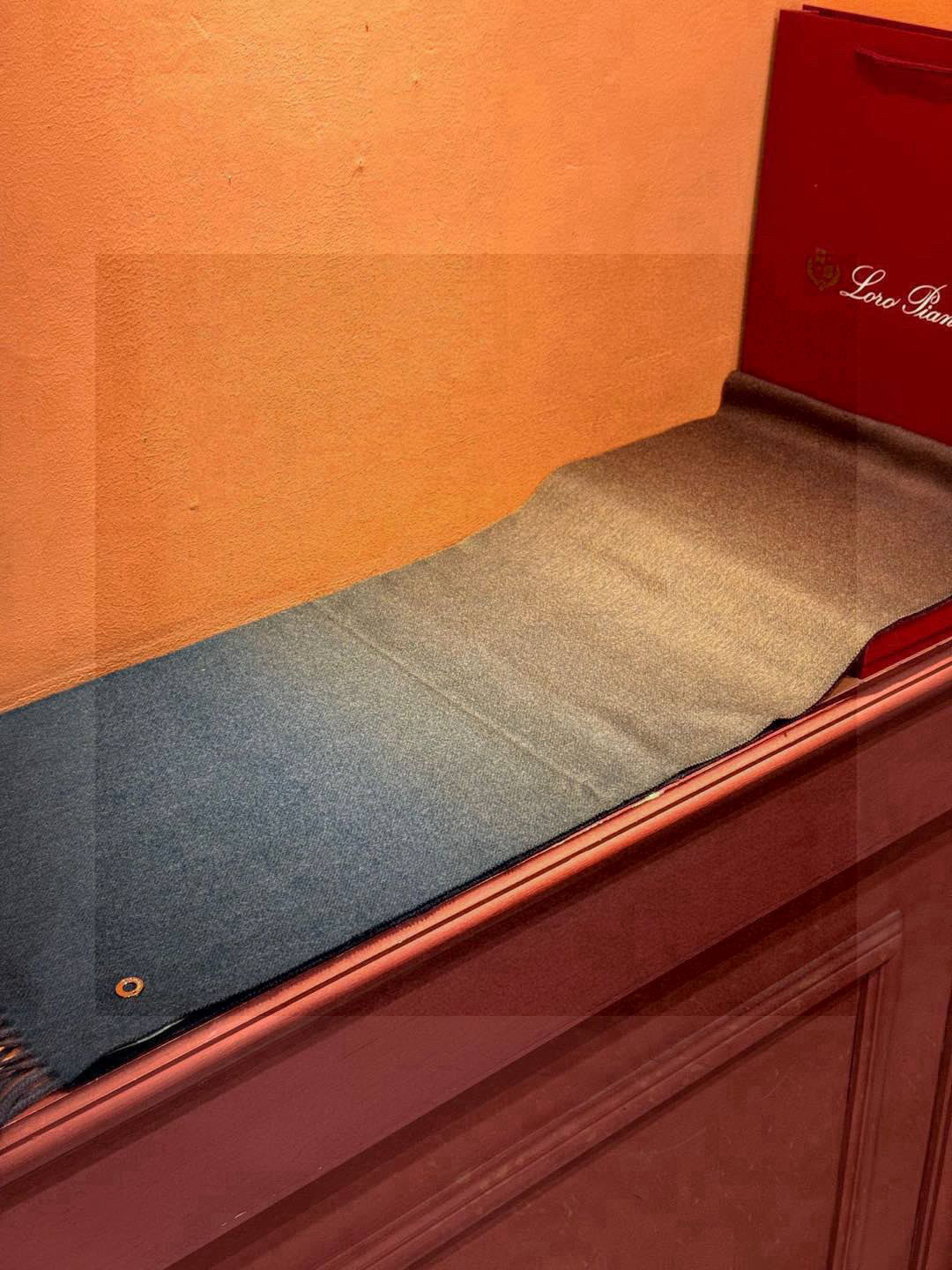  ✨✨太美了😍 【皮安娜】情侣款  美到要尖叫😱专柜最新款🎊英伦欧美范儿「多色渐变」又是一款即时尚又实用