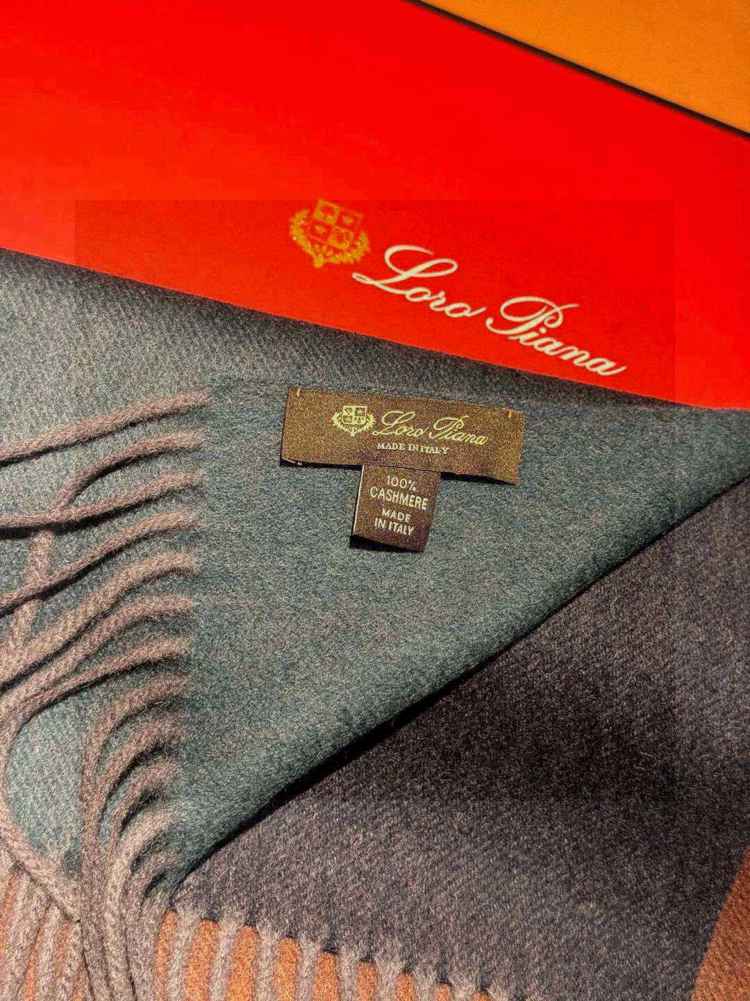  ✨✨太美了😍 【皮安娜】情侣款  美到要尖叫😱专柜最新款🎊英伦欧美范儿「多色渐变」又是一款即时尚又实用