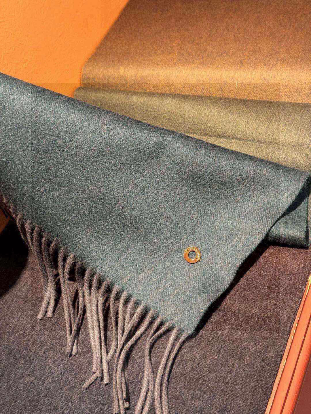  ✨✨太美了😍 【皮安娜】情侣款  美到要尖叫😱专柜最新款🎊英伦欧美范儿「多色渐变」又是一款即时尚又实用