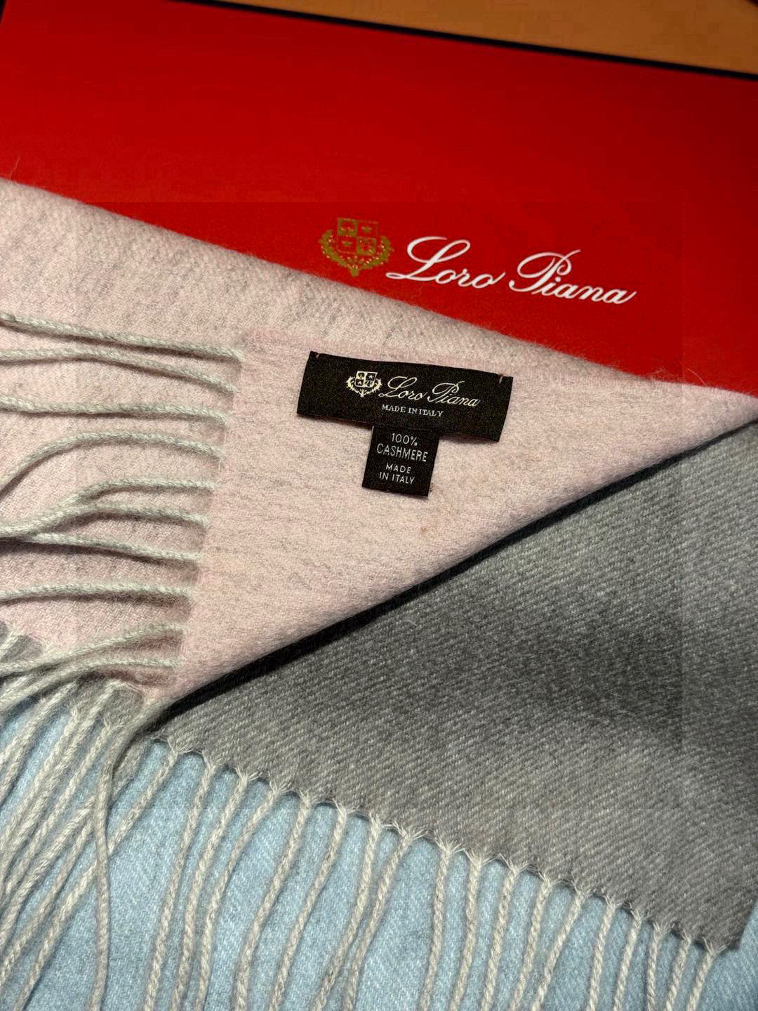  ✨✨太美了😍 【皮安娜】情侣款  美到要尖叫😱专柜最新款🎊英伦欧美范儿「多色渐变」又是一款即时尚又实用