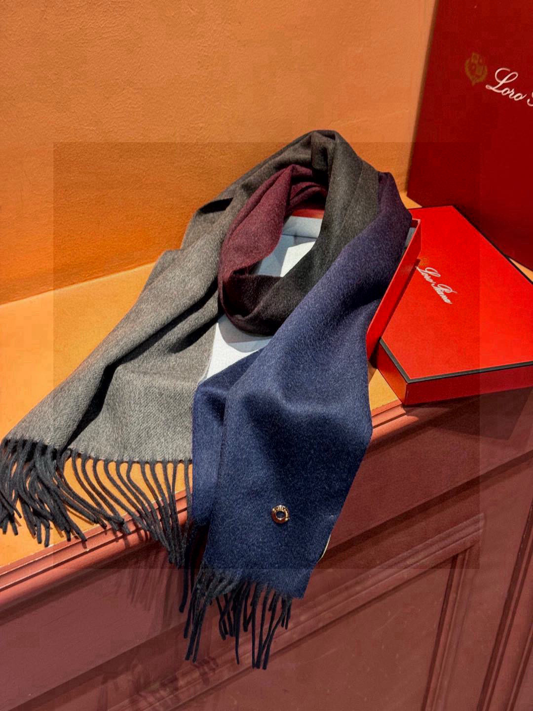  ✨✨太美了😍 【皮安娜】情侣款  美到要尖叫😱专柜最新款🎊英伦欧美范儿「多色渐变」又是一款即时尚又实用