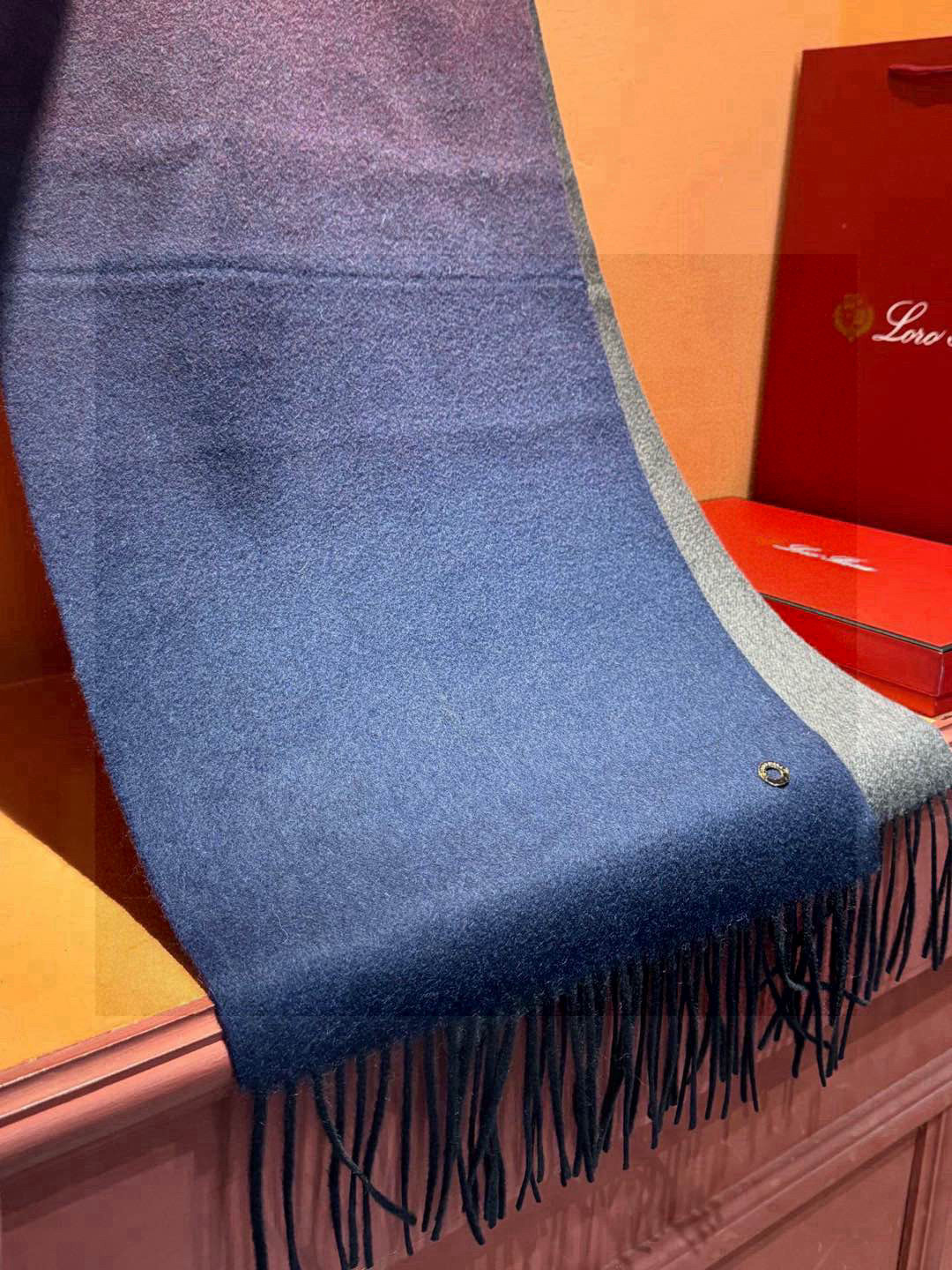  ✨✨太美了😍 【皮安娜】情侣款  美到要尖叫😱专柜最新款🎊英伦欧美范儿「多色渐变」又是一款即时尚又实用