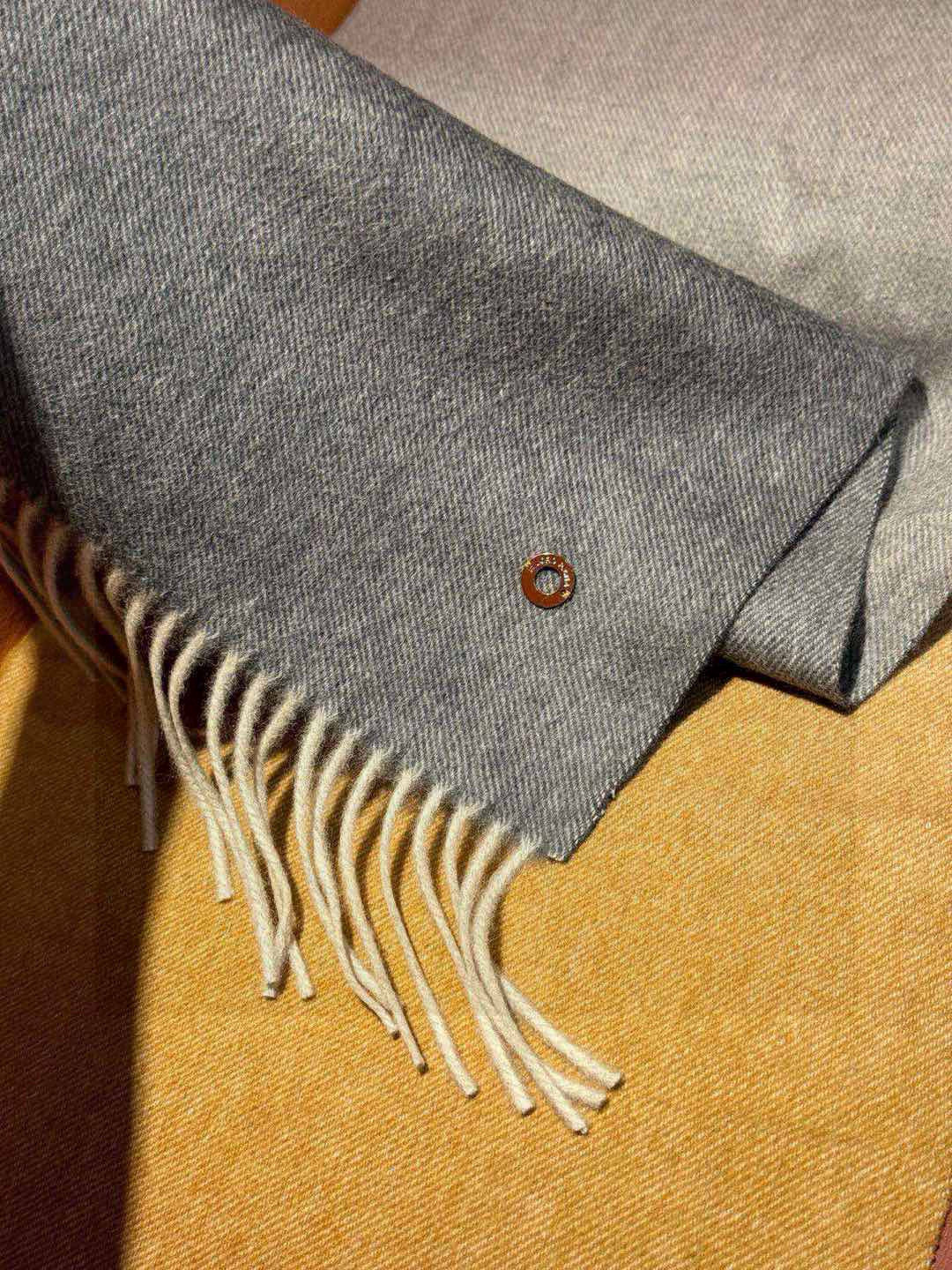  ✨✨太美了😍 【皮安娜】情侣款  美到要尖叫😱专柜最新款🎊英伦欧美范儿「多色渐变」又是一款即时尚又实用