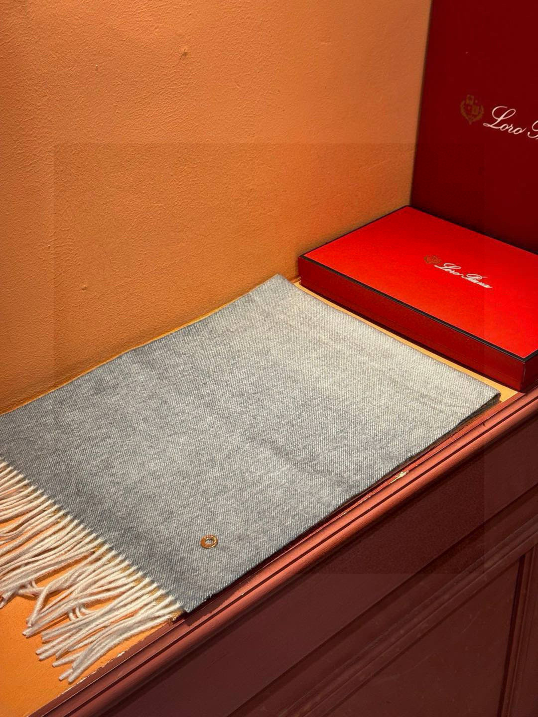  ✨✨太美了😍 【皮安娜】情侣款  美到要尖叫😱专柜最新款🎊英伦欧美范儿「多色渐变」又是一款即时尚又实用