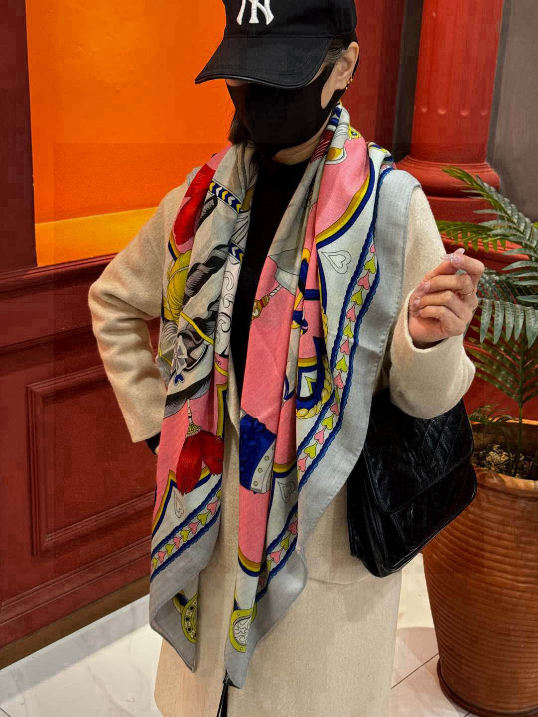  【双面同色】原单爱马仕140cm丝绒方巾💕 甜蜜的鞍具，装饰家芳登和佩西耶设计的一款餐盘增添骑士般的浪