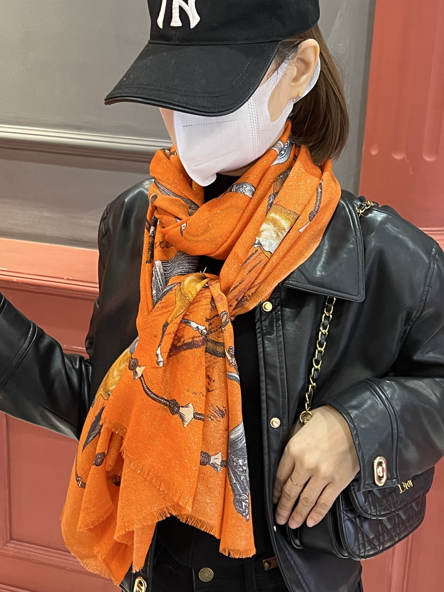   会发光发亮的围巾 新款🆕🏇🏇买了都说好看‼️推荐💕顶级工艺超值‼️爱马仕专柜爆款🎁💟立体呈现图案纹路