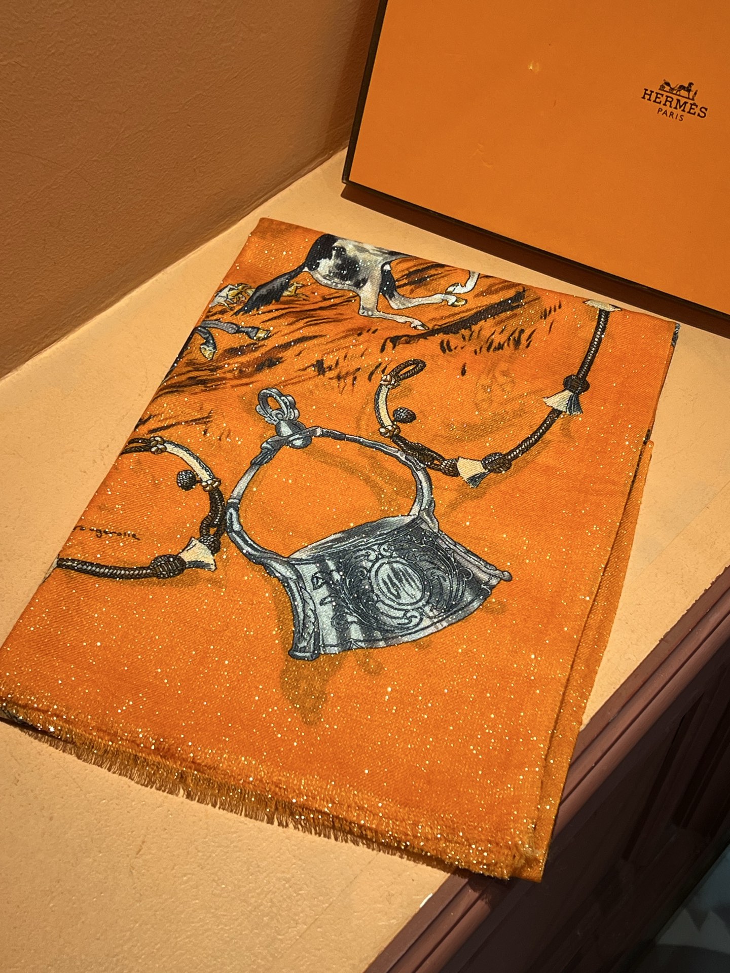   会发光发亮的围巾 新款🆕🏇🏇买了都说好看‼️推荐💕顶级工艺超值‼️爱马仕专柜爆款🎁💟立体呈现图案纹路