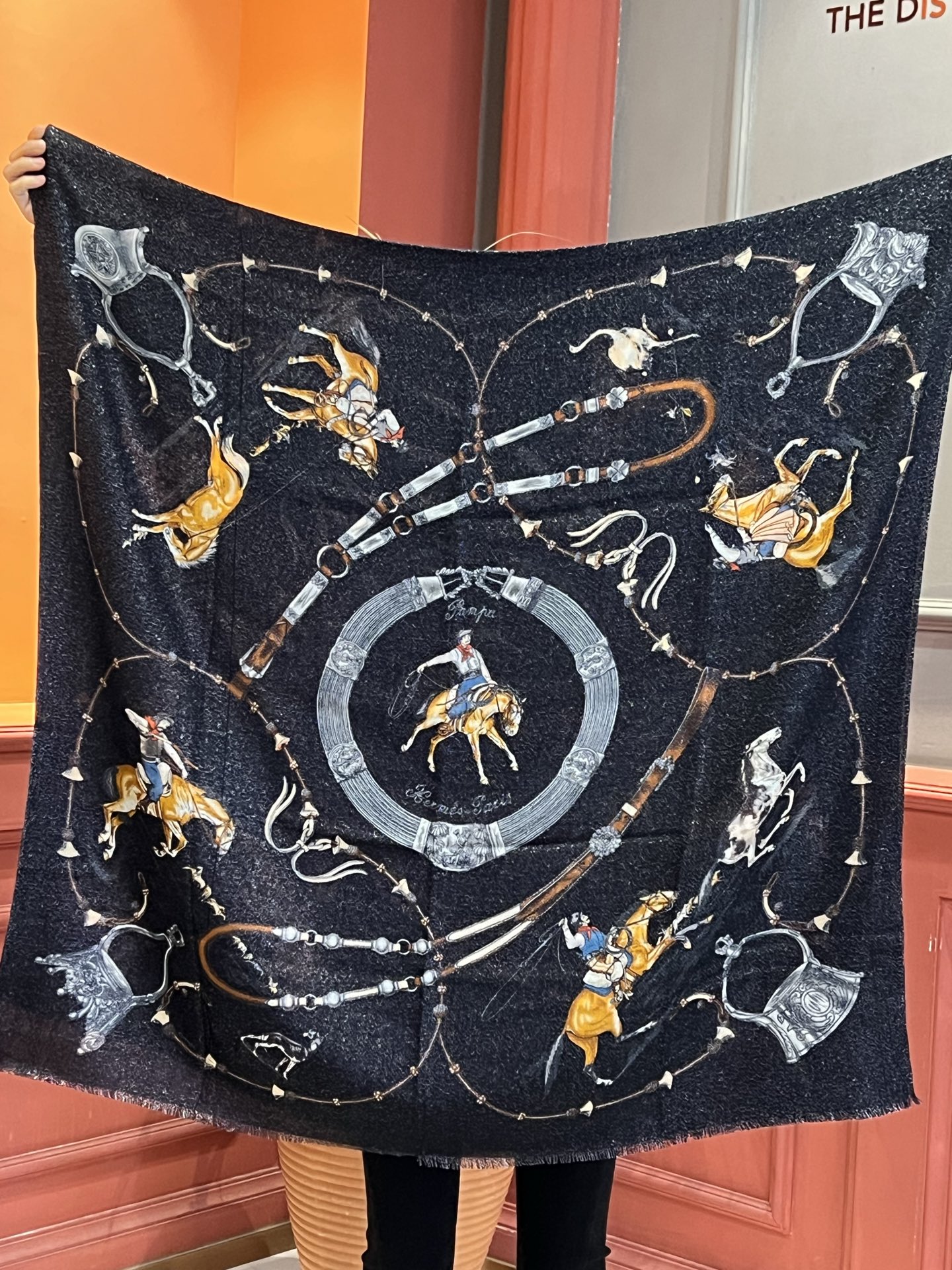   会发光发亮的围巾 新款🆕🏇🏇买了都说好看‼️推荐💕顶级工艺超值‼️爱马仕专柜爆款🎁💟立体呈现图案纹路