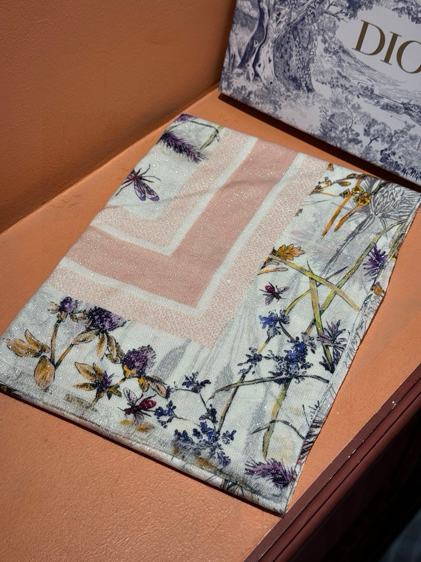 （会发光发亮的围巾）💃🏻💃🏻D家【D太阳女神银丝长巾】‼️抢‼️VIP推荐 ‼️👍下手一定要快【高端 大