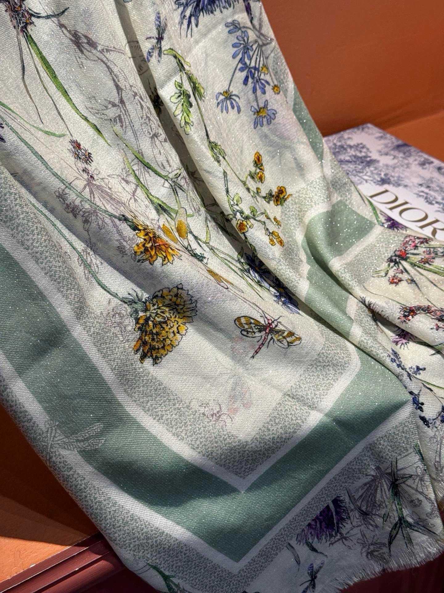 （会发光发亮的围巾）💃🏻💃🏻D家【D太阳女神银丝长巾】‼️抢‼️VIP推荐 ‼️👍下手一定要快【高端 大