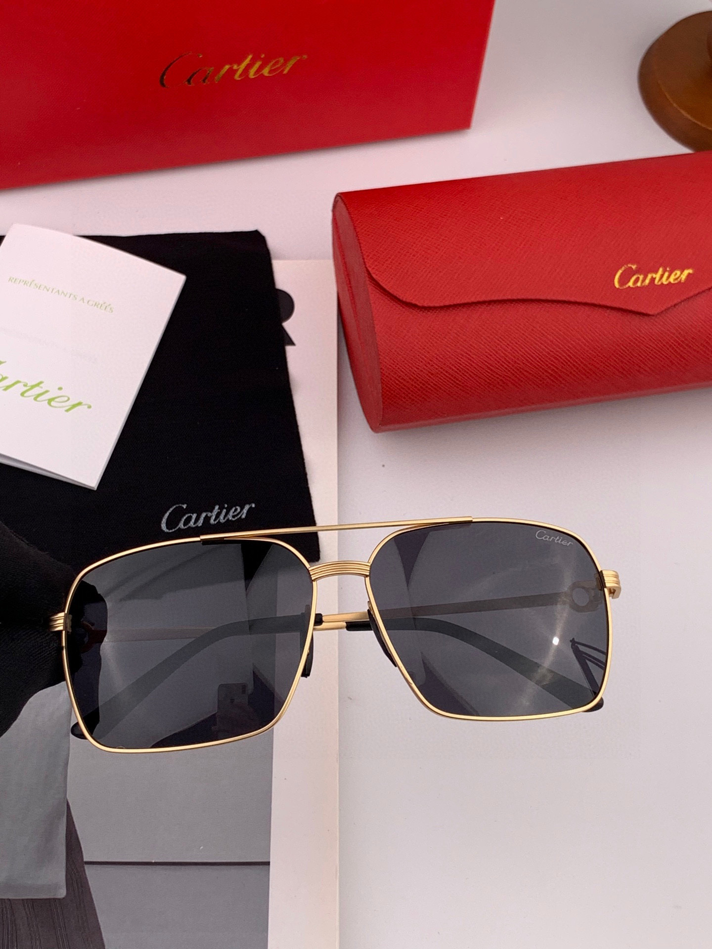  【Cartier  卡地亚】 👑男女款偏光墨镜  双色烤漆工艺  进口宝丽来偏光镜片   顶级做工彰显