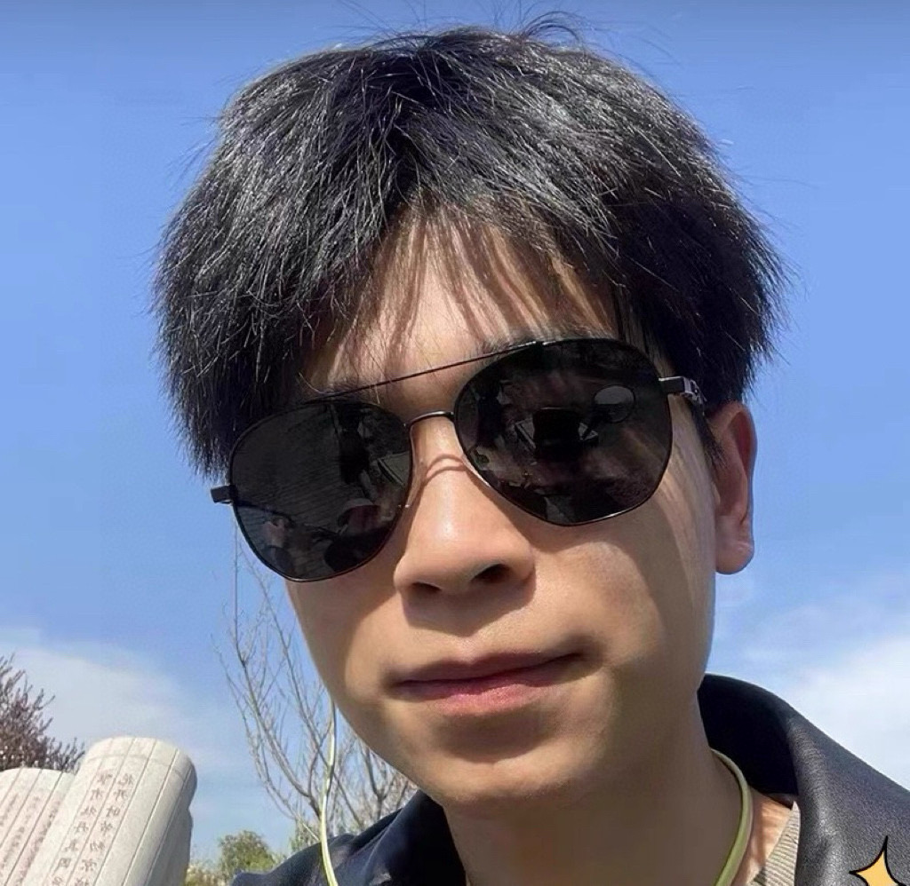   Gucci 。  高品质男女款墨镜   👍 进口宝丽来偏光镜片  。蛤蟆镜 开车钓鱼都可 。百搭显瘦