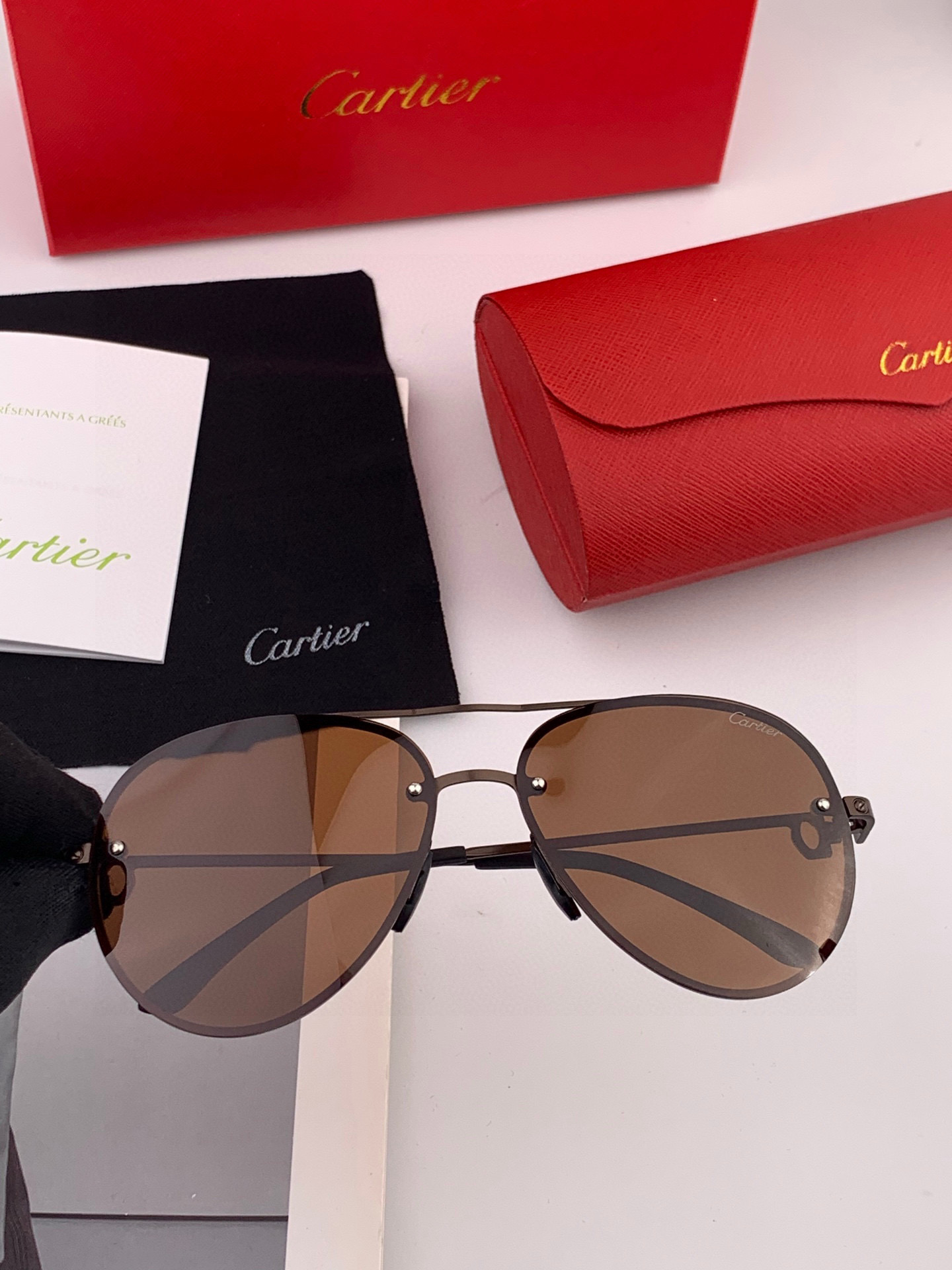  【Cartier  卡地亚】 👑男女款偏光墨镜  双色烤漆工艺  进口宝丽来偏光镜片   顶级做工彰显