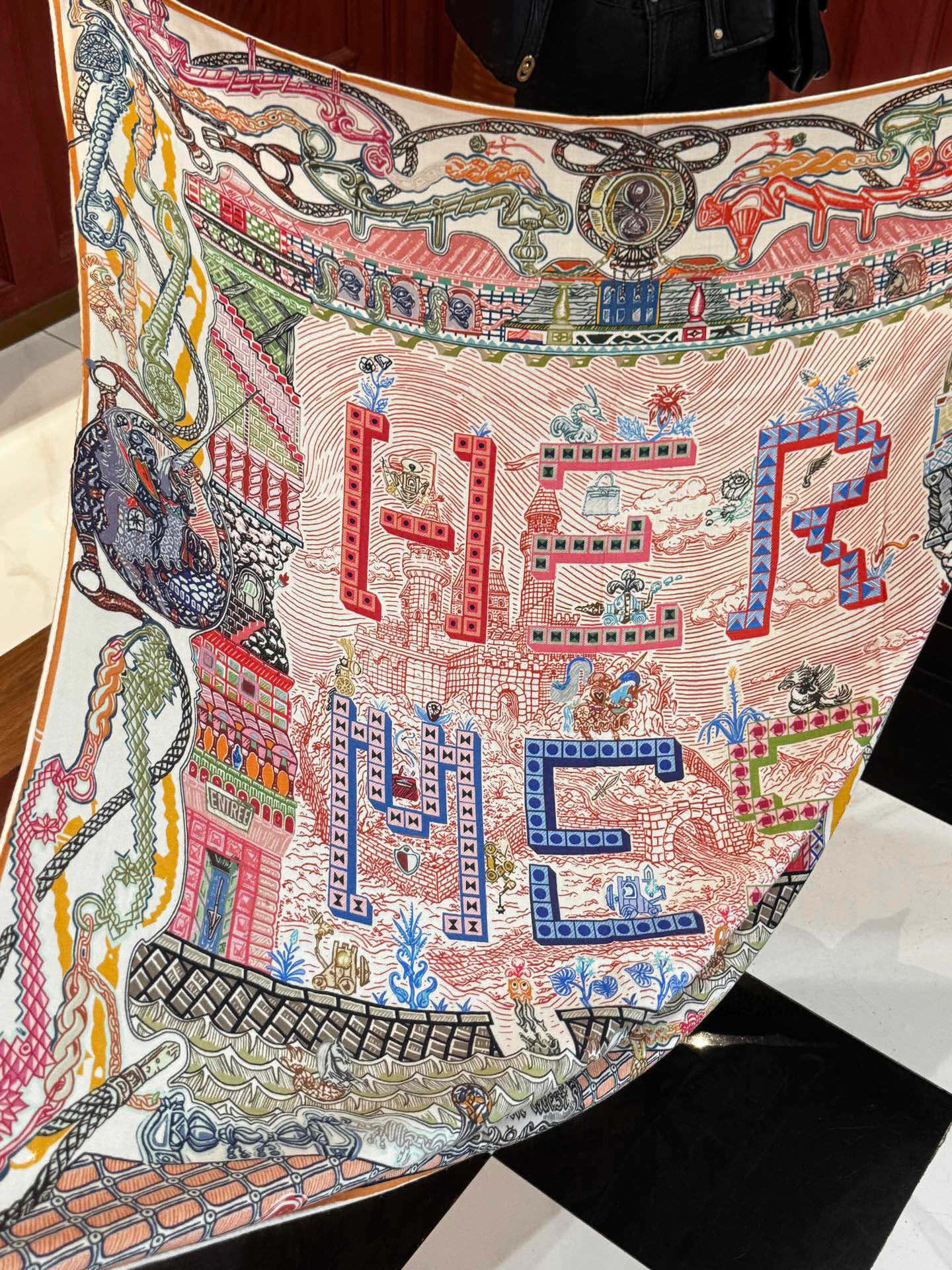  新款 秋冬搭配利器❗️顶级双面同色真丝羊绒披肩！！点睛精彩，图案和配色都超级喜欢，又一款双面配色工艺设