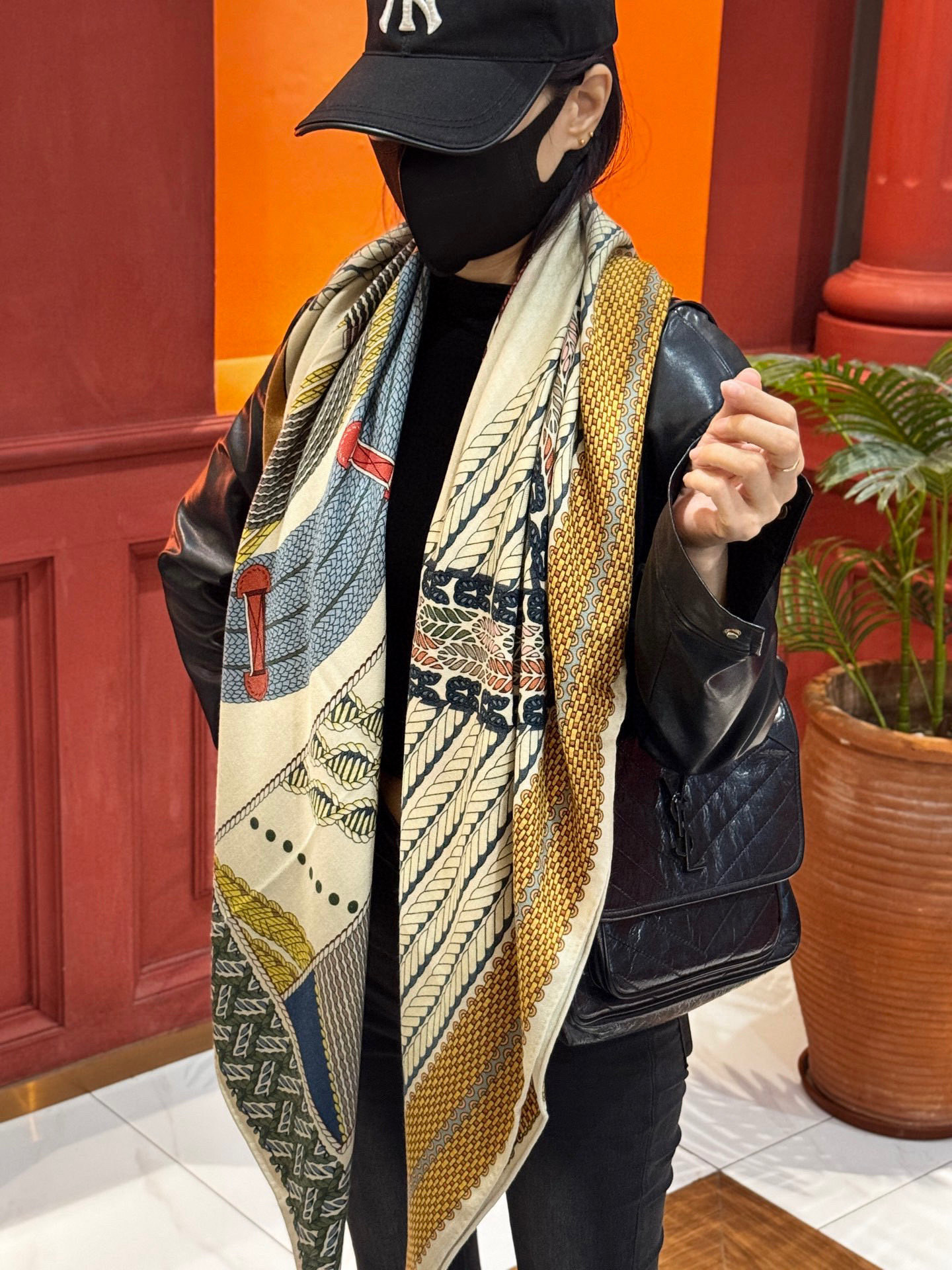  丝巾 |HERMES I Dressage Tressage
2025秋冬
Dressage Tres