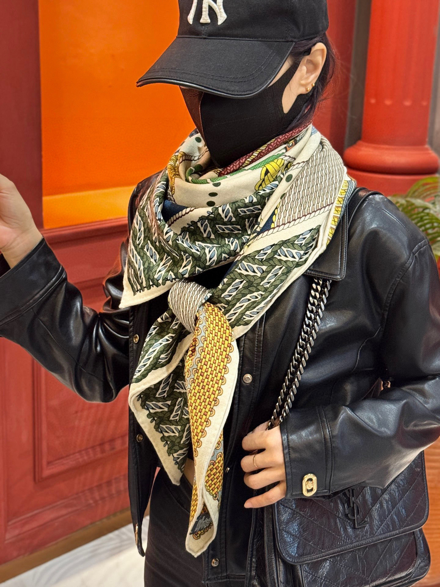  丝巾 |HERMES I Dressage Tressage
2025秋冬
Dressage Tres