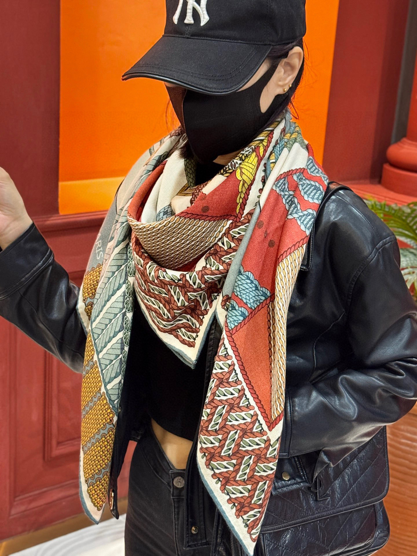  丝巾 |HERMES I Dressage Tressage
2025秋冬
Dressage Tres