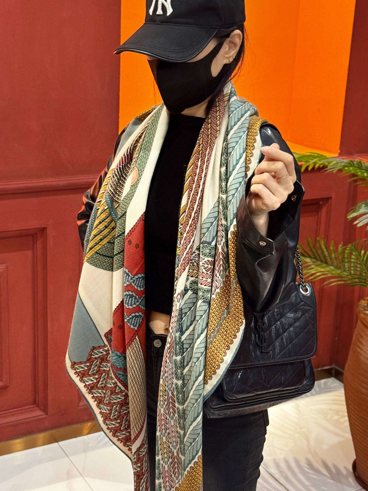  丝巾 |HERMES I Dressage Tressage
2025秋冬
Dressage Tres