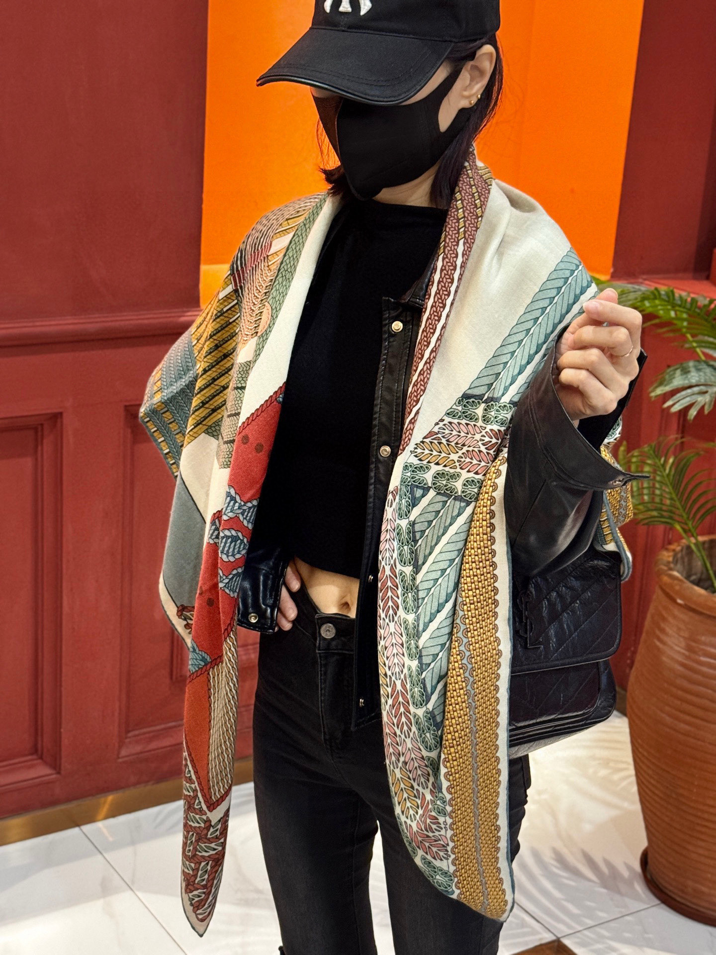  丝巾 |HERMES I Dressage Tressage
2025秋冬
Dressage Tres