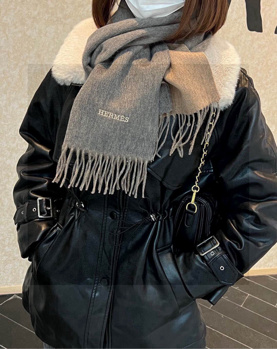     HERMFS【爱马仕】巴黎时装展双面羊绒围巾！采用蒙古高原细羊绒！手感满满地都是细腻的绒毛！这个