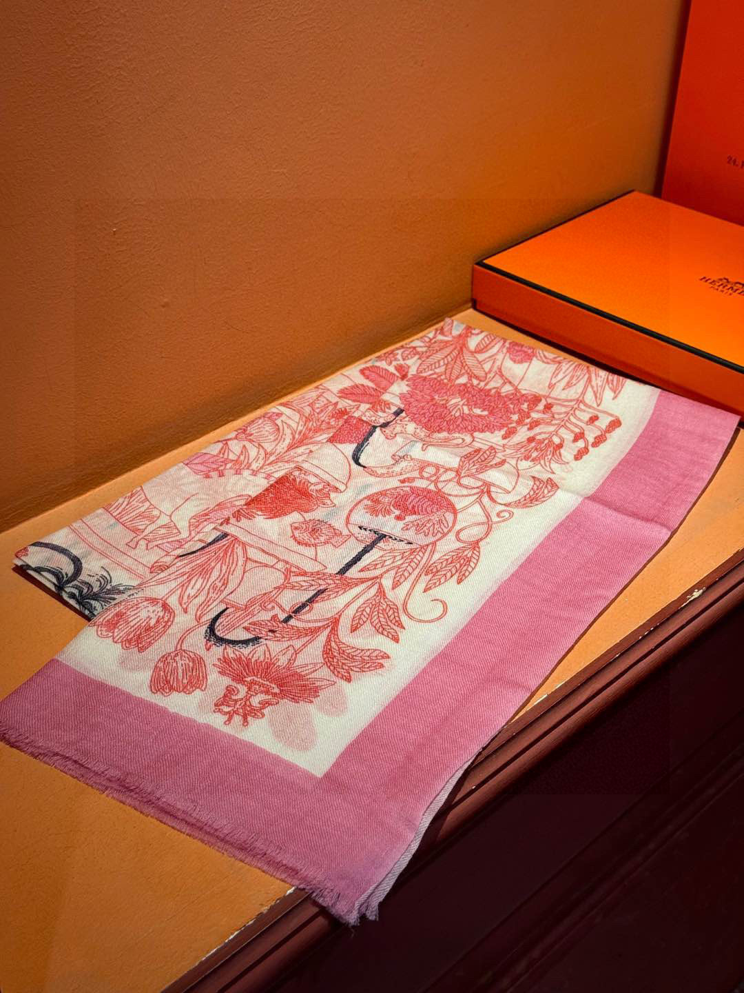  专柜同步 Hermes家买了都说好看【珍奇乐园羊绒长巾】‼️推荐💕顶级工艺超值‼️爱马仕专柜爆款🎁🎁羊