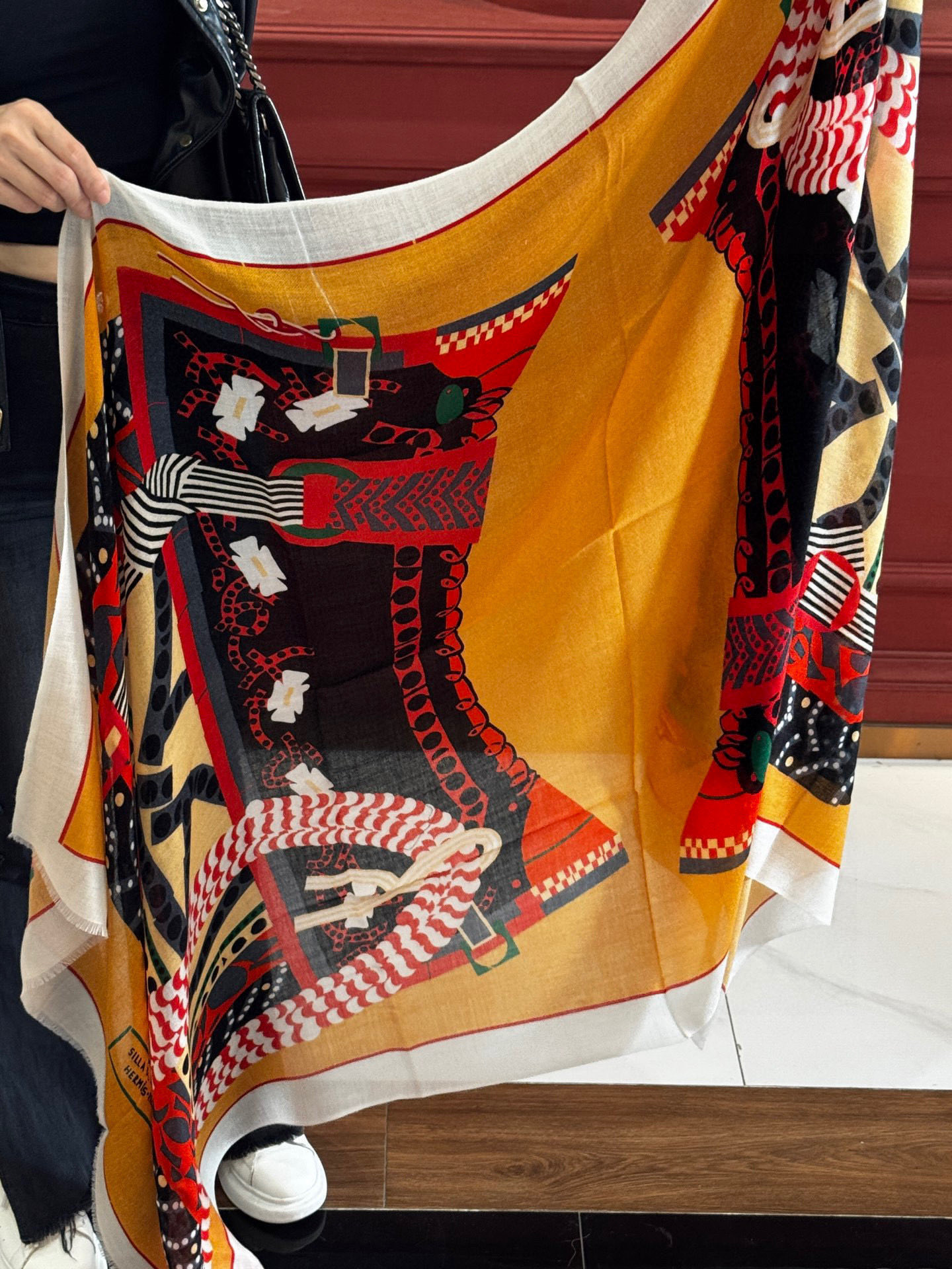  专柜同步 Hermes家买了都说好看【马鞍羊绒长巾】‼️推荐💕顶级工艺超值‼️爱马仕专柜爆款🎁🎁羊绒长