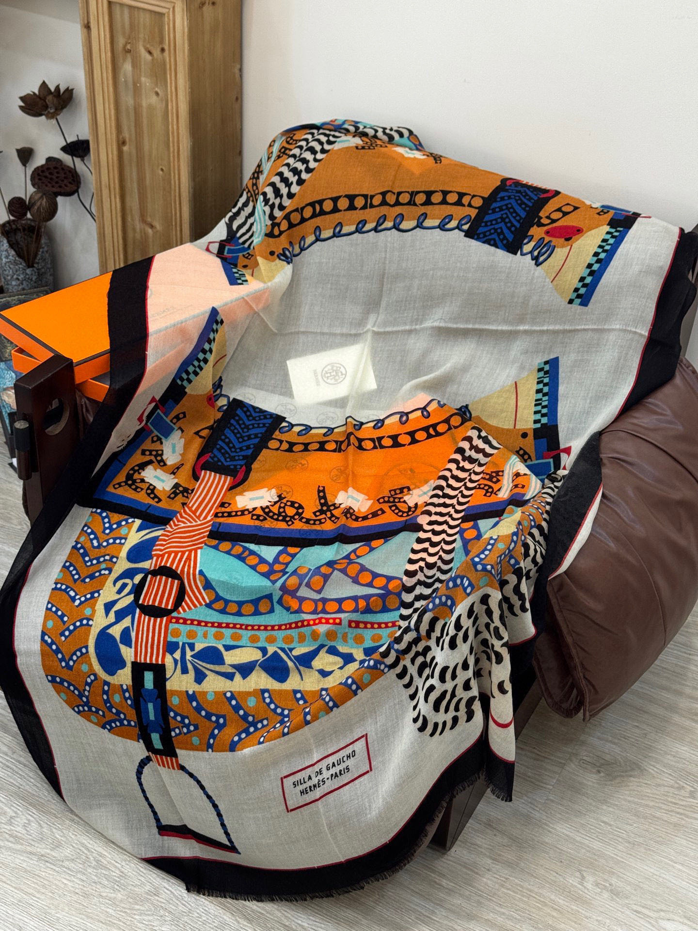  专柜同步 Hermes家买了都说好看【马鞍羊绒长巾】‼️推荐💕顶级工艺超值‼️爱马仕专柜爆款🎁🎁羊绒长