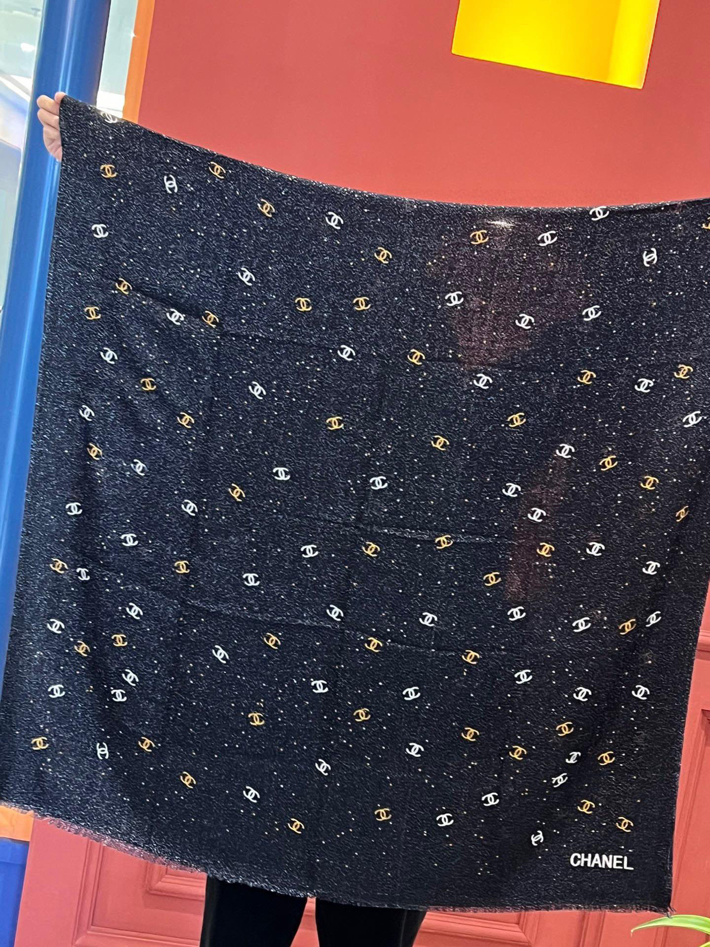   会发光发亮的围巾 💄💋新款客供银线💖羊绒面料长巾 😘美翻了流泪【银线心愿锁长巾】御用殿堂级极‼️新款