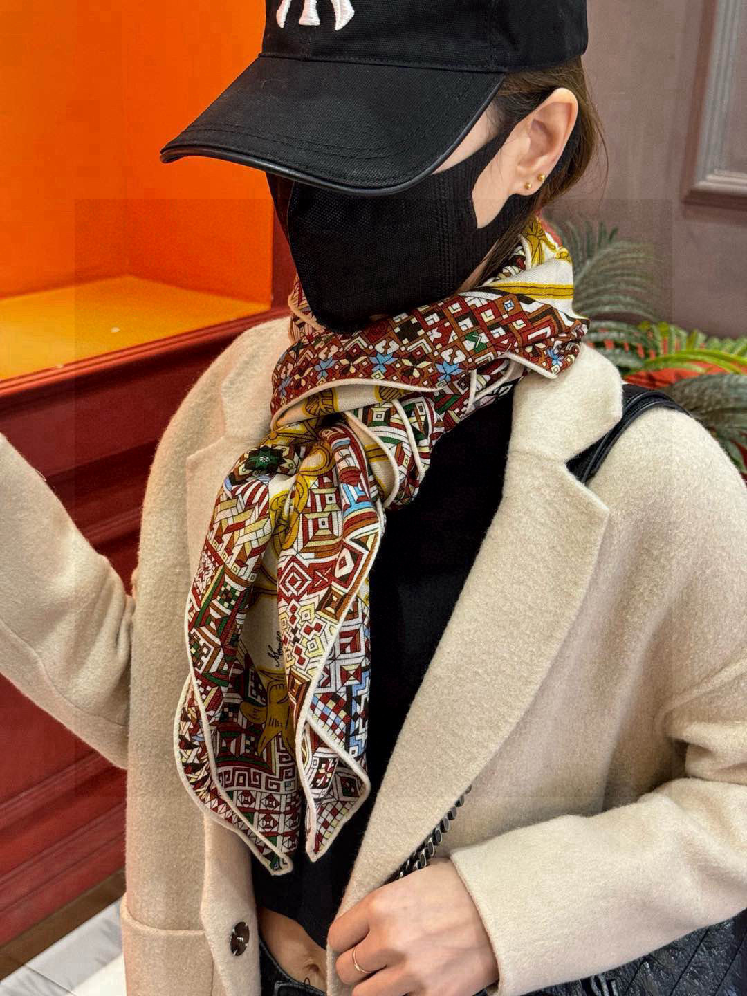  羊绒新款🆕👏👏买了都说好看‼️推荐💕爱马仕双面同色羊绒方巾【美洲豹与蜂鸟双面同色140】，顶级工艺超值