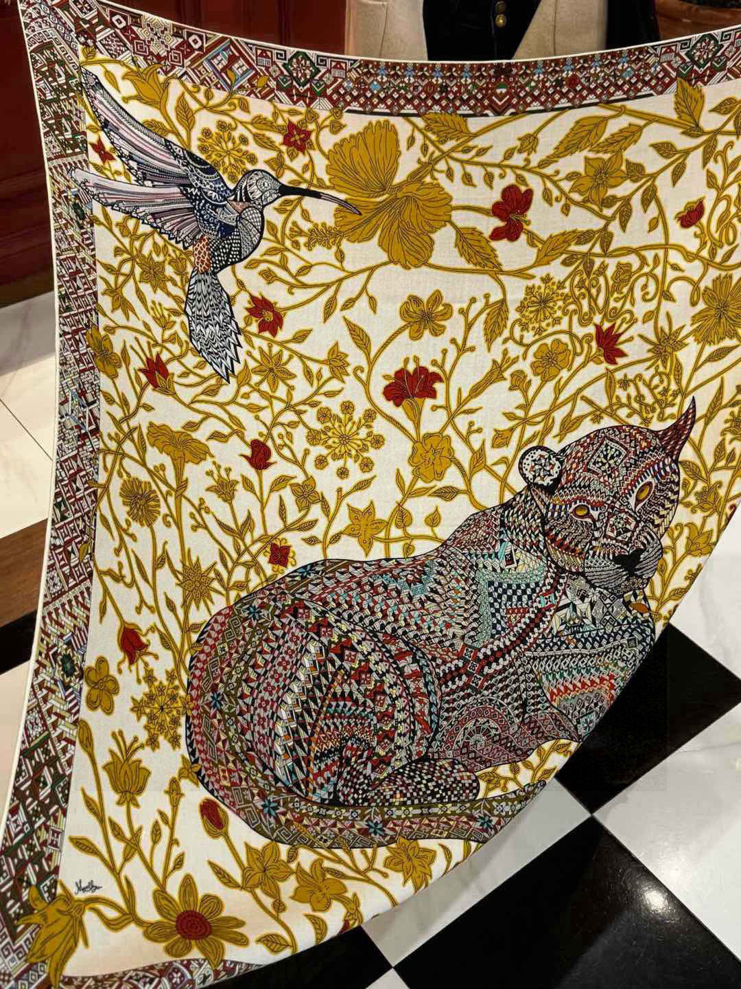  羊绒新款🆕👏👏买了都说好看‼️推荐💕爱马仕双面同色羊绒方巾【美洲豹与蜂鸟双面同色140】，顶级工艺超值