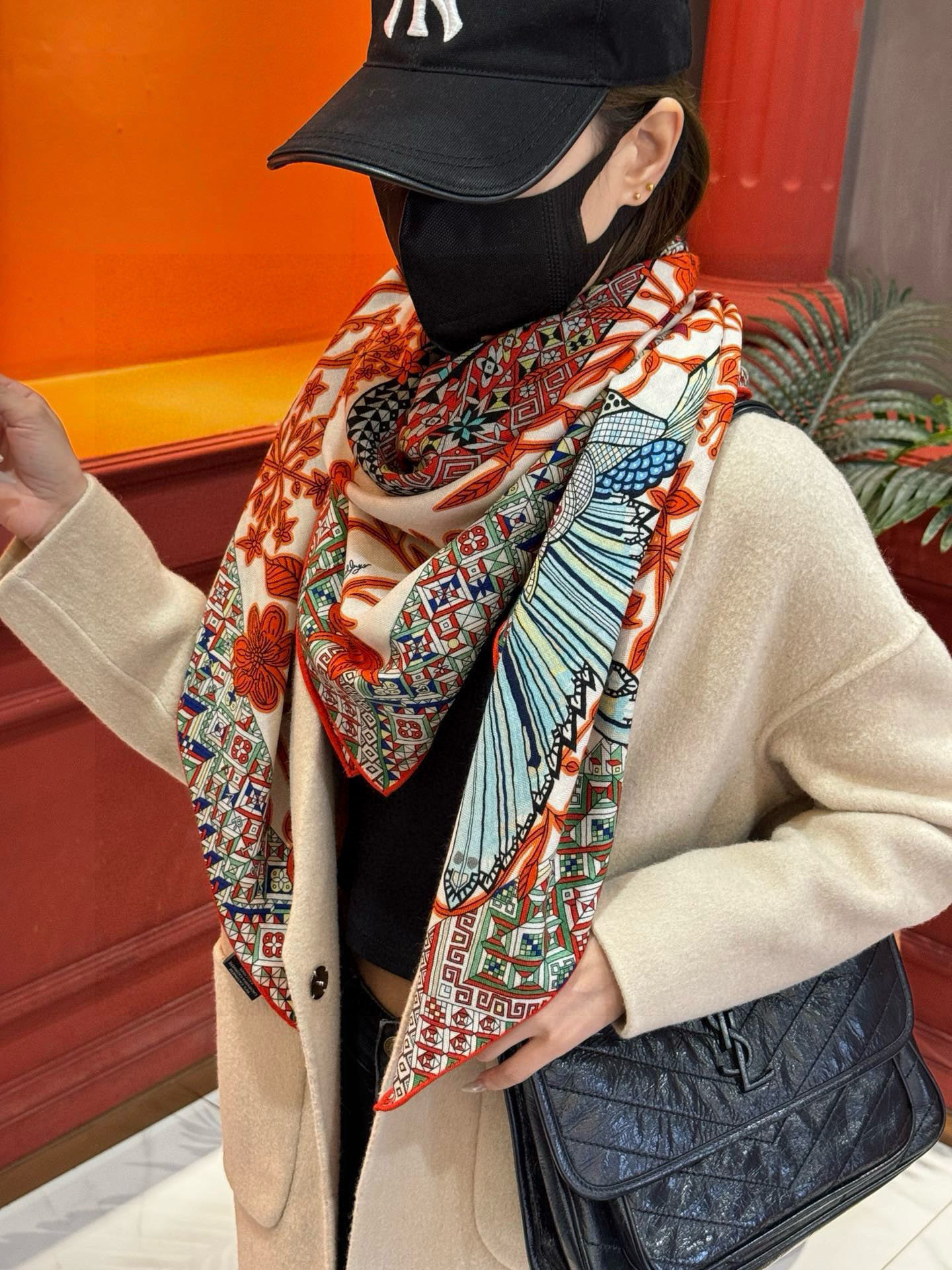  羊绒新款🆕👏👏买了都说好看‼️推荐💕爱马仕双面同色羊绒方巾【美洲豹与蜂鸟双面同色140】，顶级工艺超值