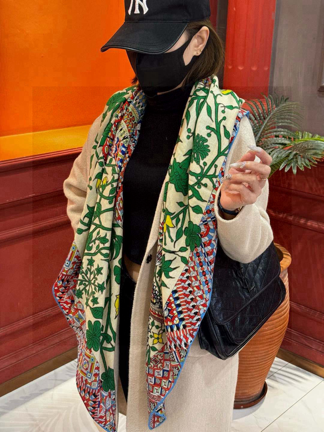  羊绒新款🆕👏👏买了都说好看‼️推荐💕爱马仕双面同色羊绒方巾【美洲豹与蜂鸟双面同色140】，顶级工艺超值