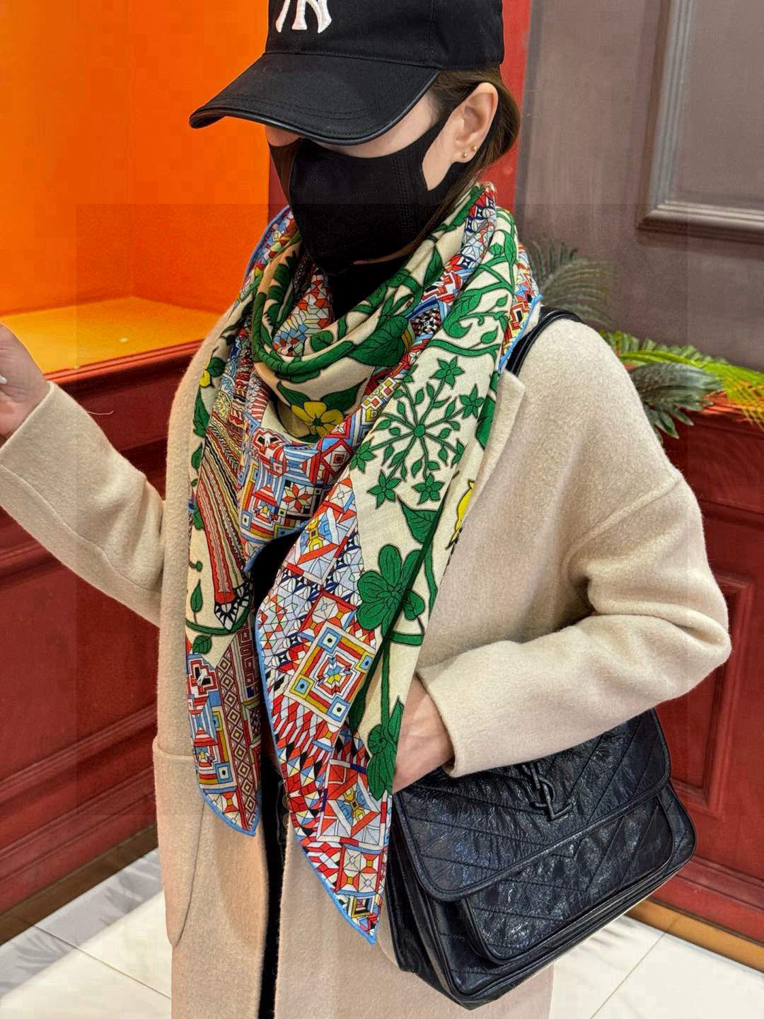  羊绒新款🆕👏👏买了都说好看‼️推荐💕爱马仕双面同色羊绒方巾【美洲豹与蜂鸟双面同色140】，顶级工艺超值