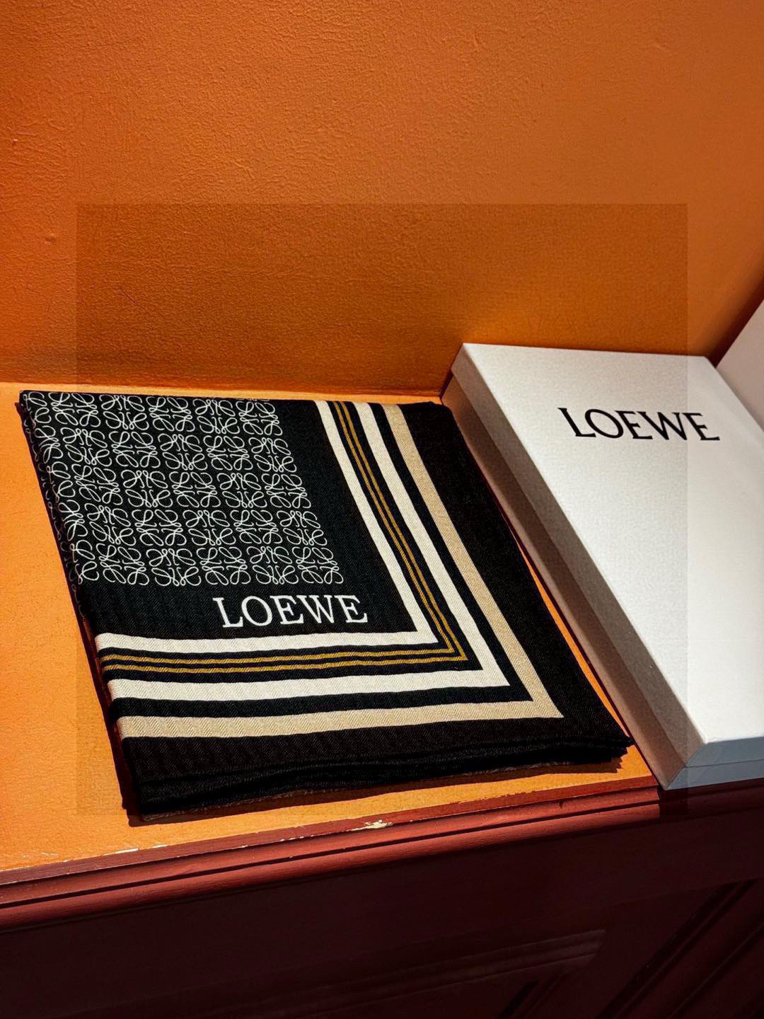  高定版 【上新❤️ Loewe罗意威专柜新款，高级又不撞款的好东西！！！】能力范围能带给大家最好的品质