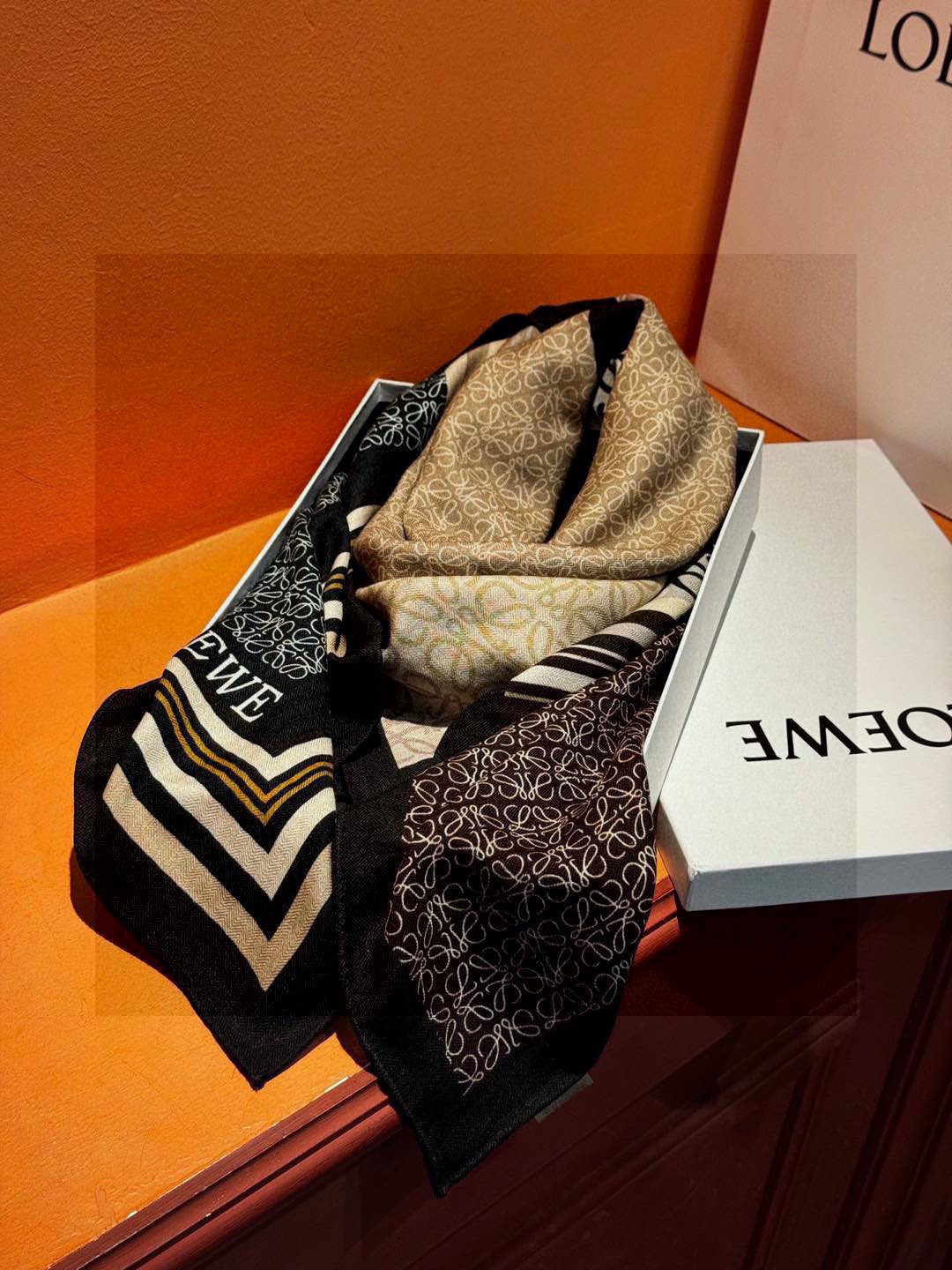  高定版 【上新❤️ Loewe罗意威专柜新款，高级又不撞款的好东西！！！】能力范围能带给大家最好的品质