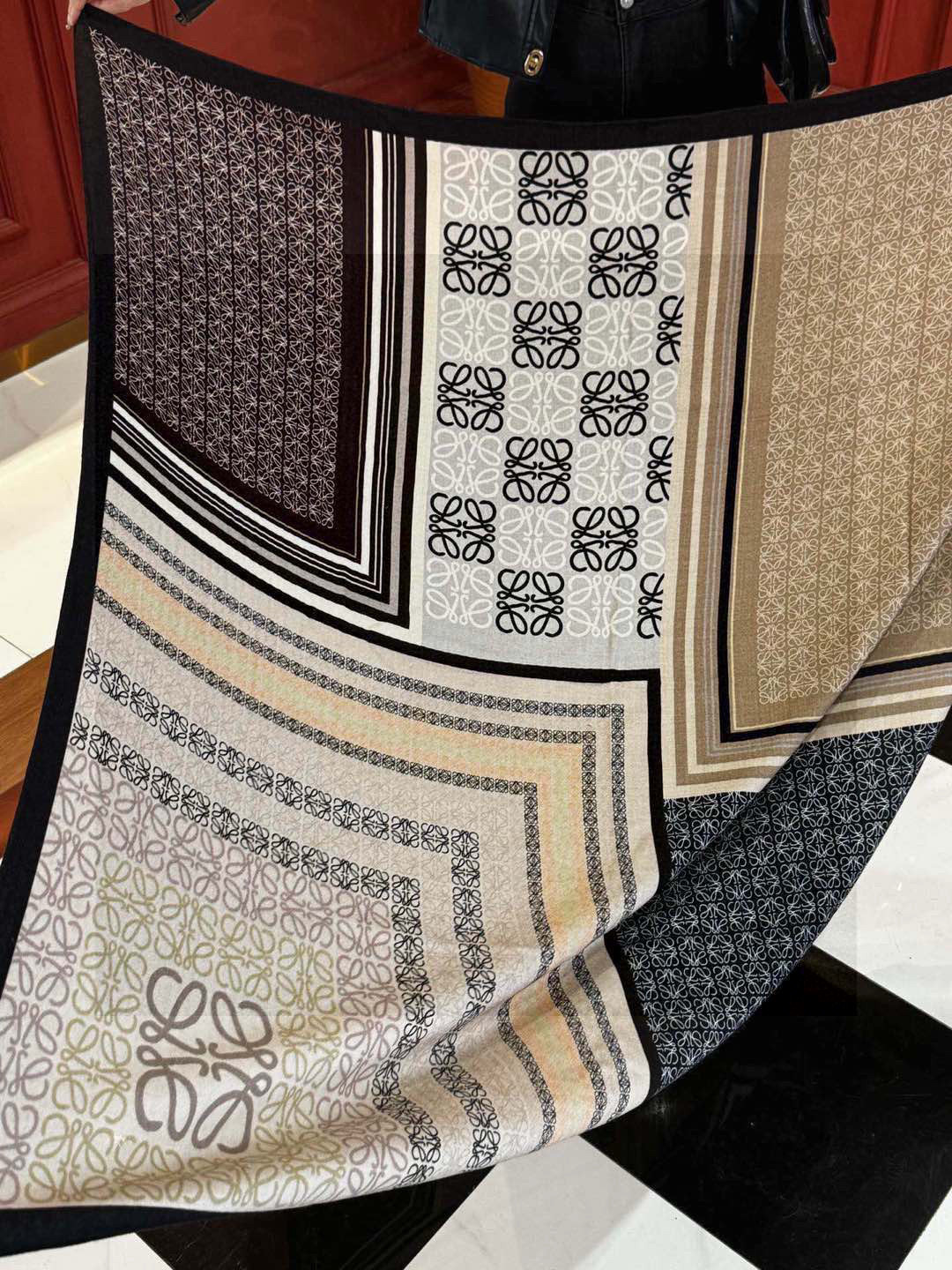  高定版 【上新❤️ Loewe罗意威专柜新款，高级又不撞款的好东西！！！】能力范围能带给大家最好的品质