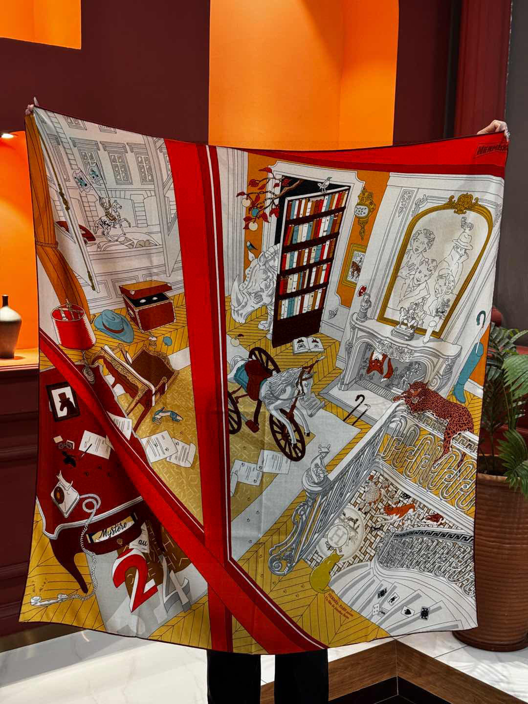  💟上新💞｛24号之谜｝羊绒大方巾双面同色140手工卷边
H家是创意和作品故事的无限源泉，每季皆推出全新