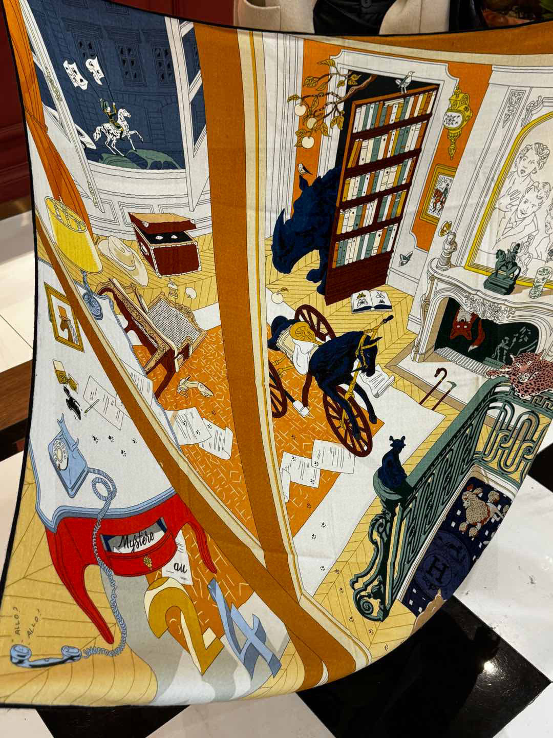  💟上新💞｛24号之谜｝羊绒大方巾双面同色140手工卷边
H家是创意和作品故事的无限源泉，每季皆推出全新