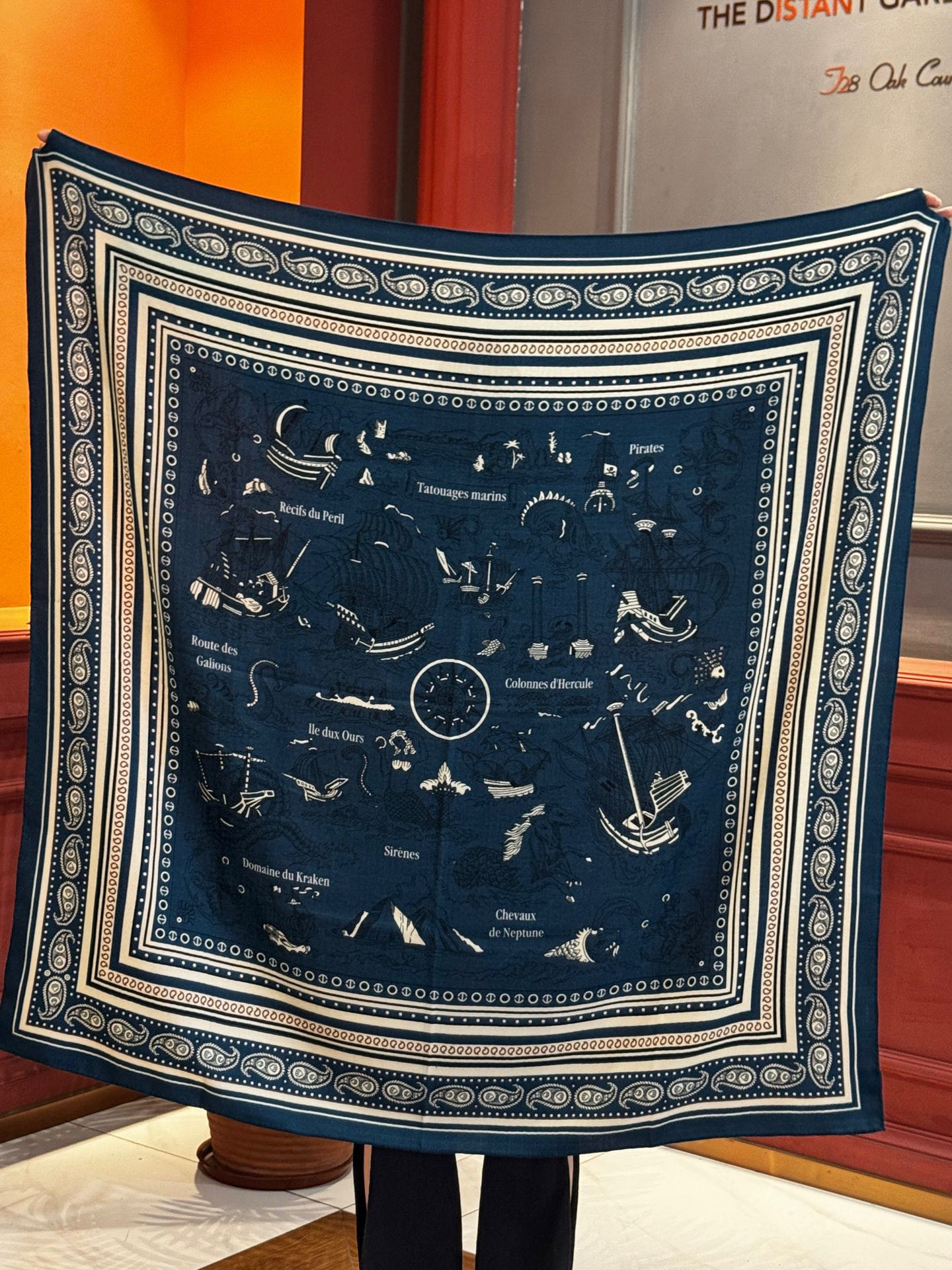  💟2025年秋冬抢先 上新💞【双面同色丝毛方巾】手工卷边山羊绒和真丝混纺披肩（70%山羊绒，30%桑蚕