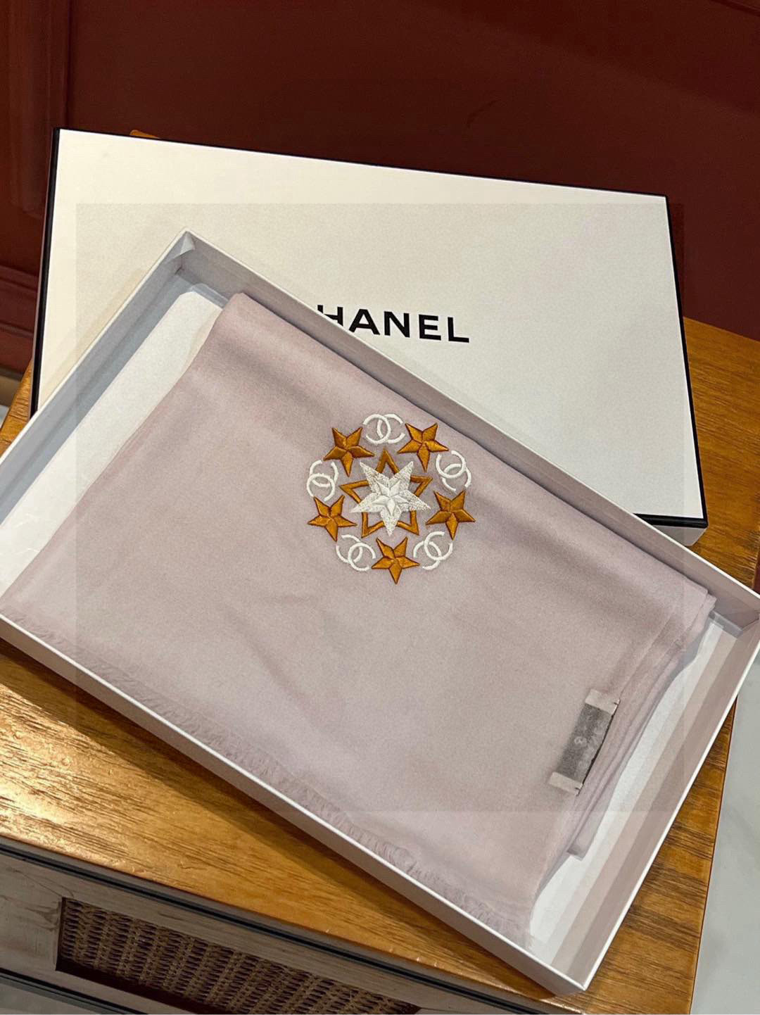   Chanel star✨系列.繼🚀後的力作.chanel載你們坐著火箭看星星❗️專櫃今年在內蒙外貿工