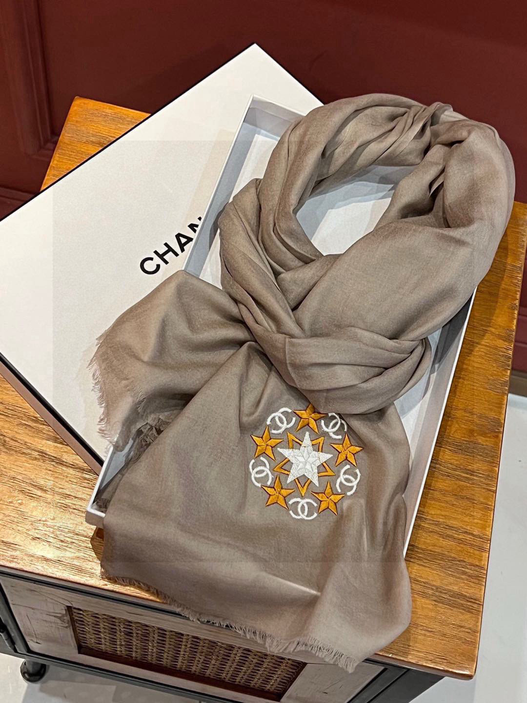   Chanel star✨系列.繼🚀後的力作.chanel載你們坐著火箭看星星❗️專櫃今年在內蒙外貿工