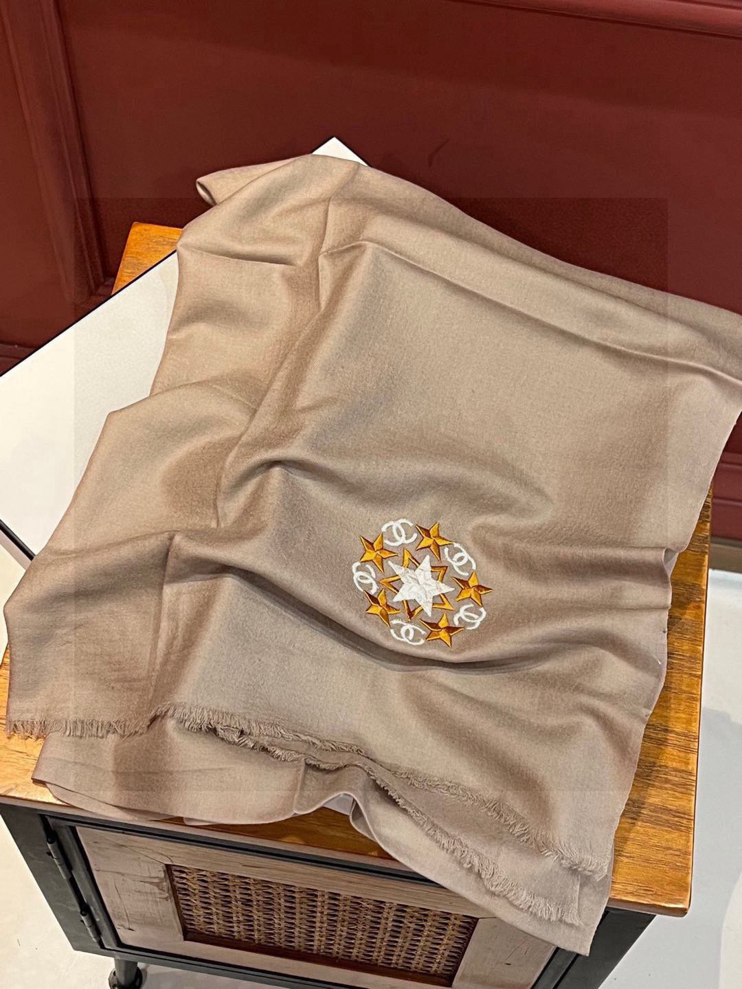   Chanel star✨系列.繼🚀後的力作.chanel載你們坐著火箭看星星❗️專櫃今年在內蒙外貿工