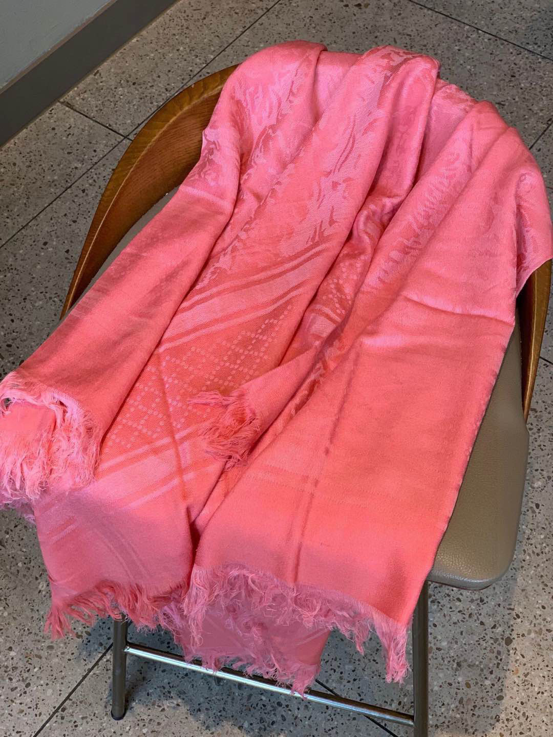  🐂货‼️Gucci重磅极品贸易公司渠道货。超级流弊。超级经典的“哭泣”‼️这种经典款专柜年年脱销。供不